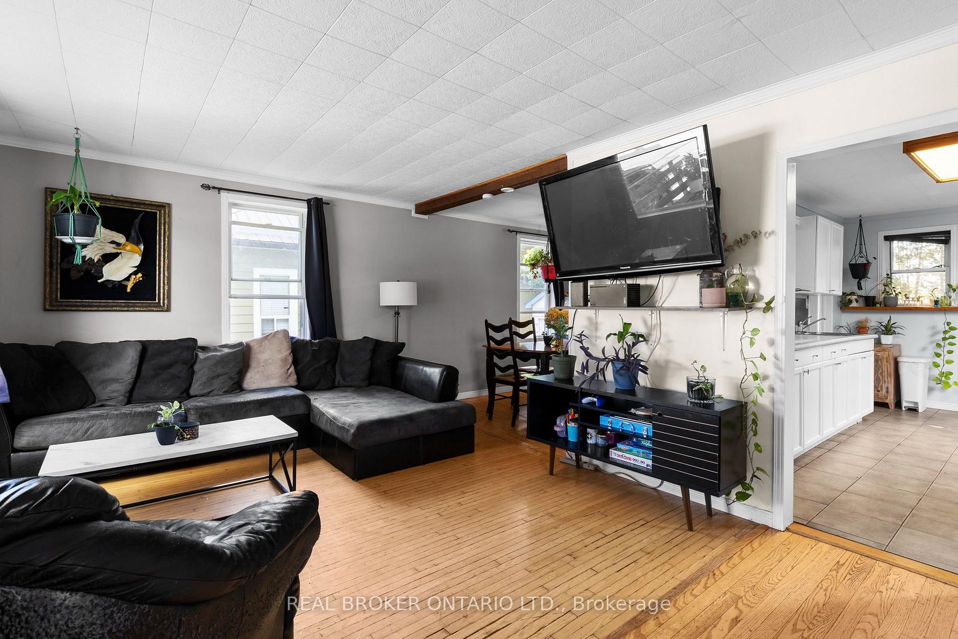 Photo 13 of 345 East Street, Orillia — HOMEH