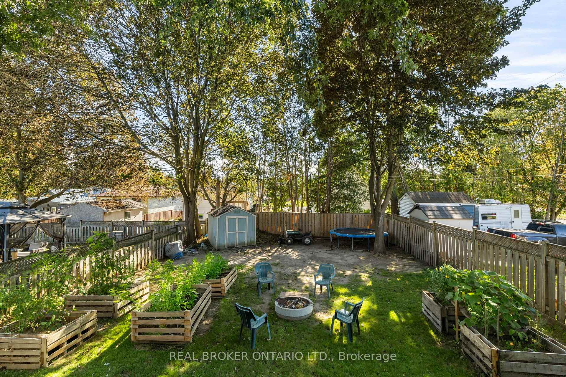Photo 7 of 345 East Street, Orillia — HOMEH