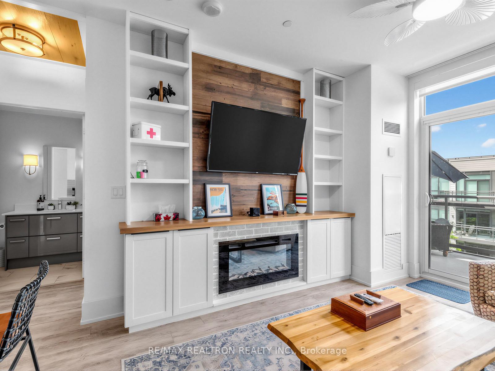 Photo 4 of Unit B419, 271 Sea Ray Avenue, Innisfil, Rural Innisfil — HOMEH