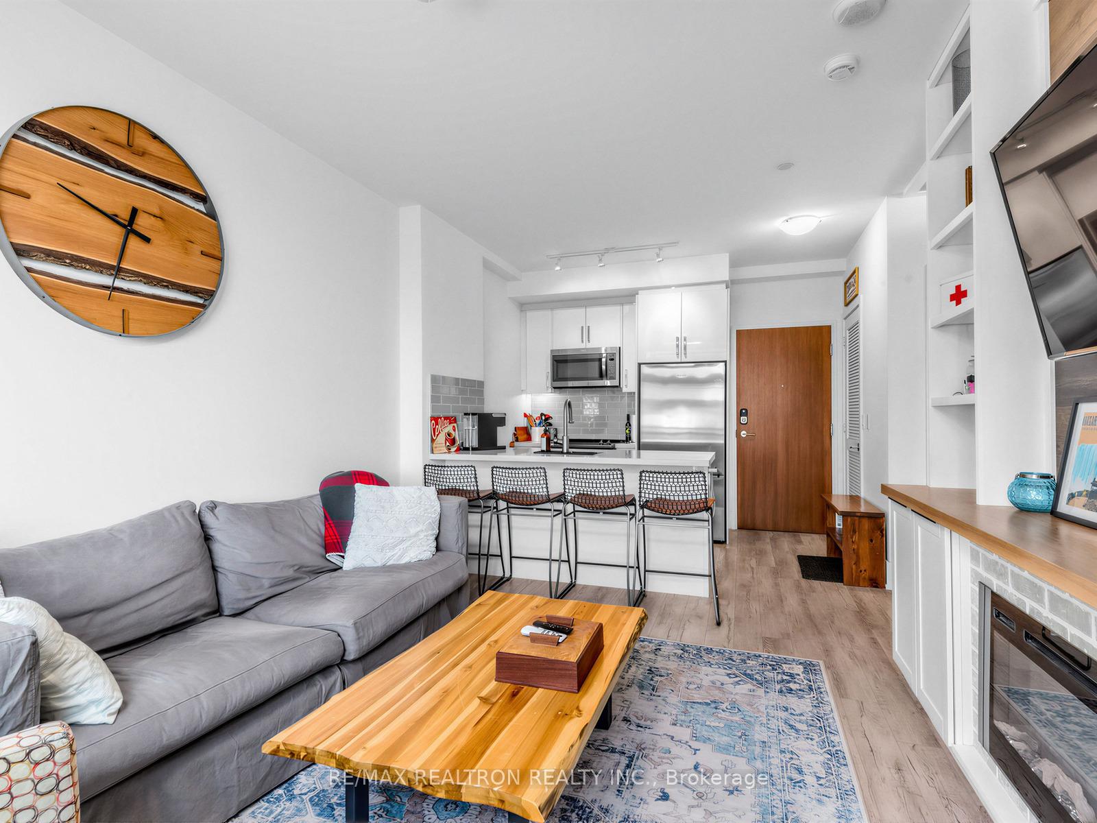 Photo 5 of Unit B419, 271 Sea Ray Avenue, Innisfil, Rural Innisfil — HOMEH