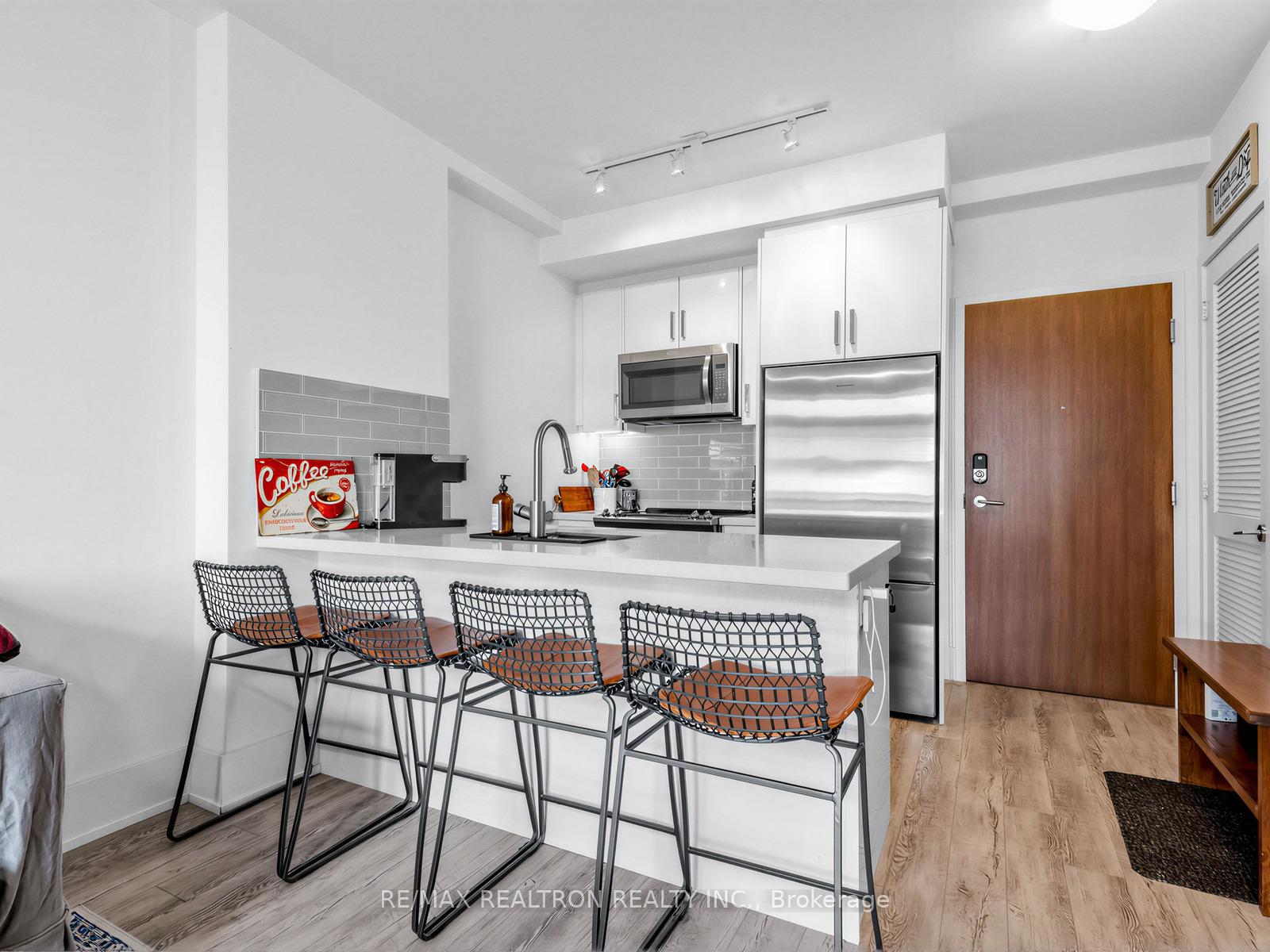 Photo 7 of Unit B419, 271 Sea Ray Avenue, Innisfil, Rural Innisfil — HOMEH