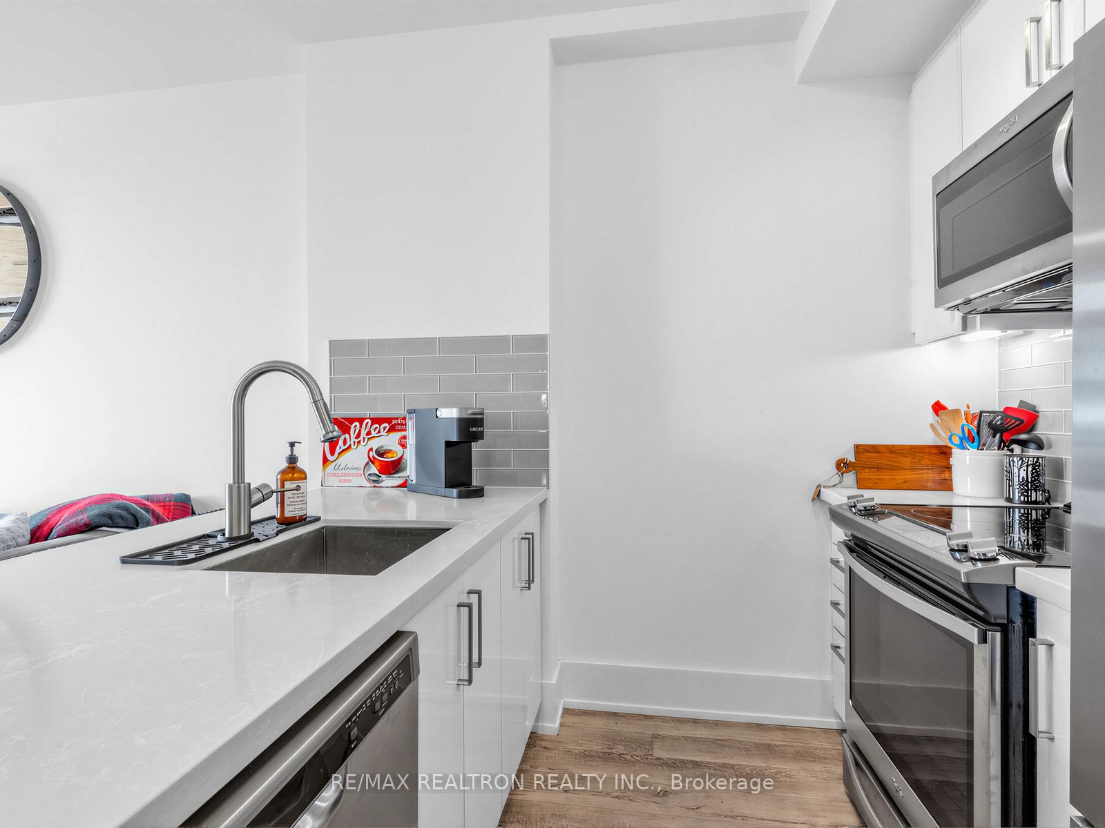 Photo 10 of Unit B419, 271 Sea Ray Avenue, Innisfil, Rural Innisfil — HOMEH