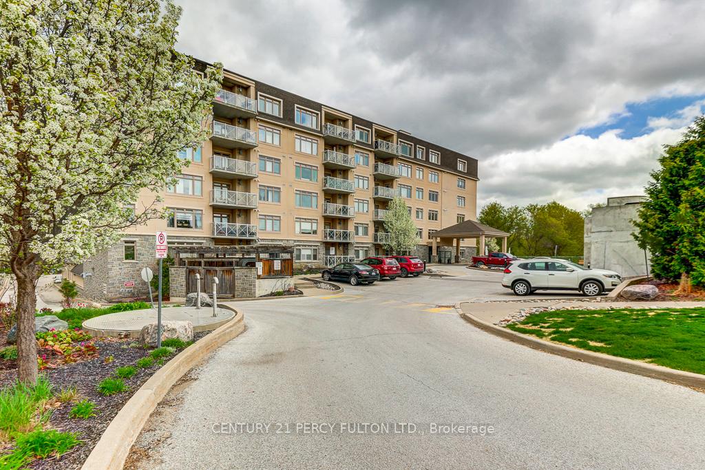 Photo 2 of Unit 304, 149 Church Street, King, Schomberg — HOMEH