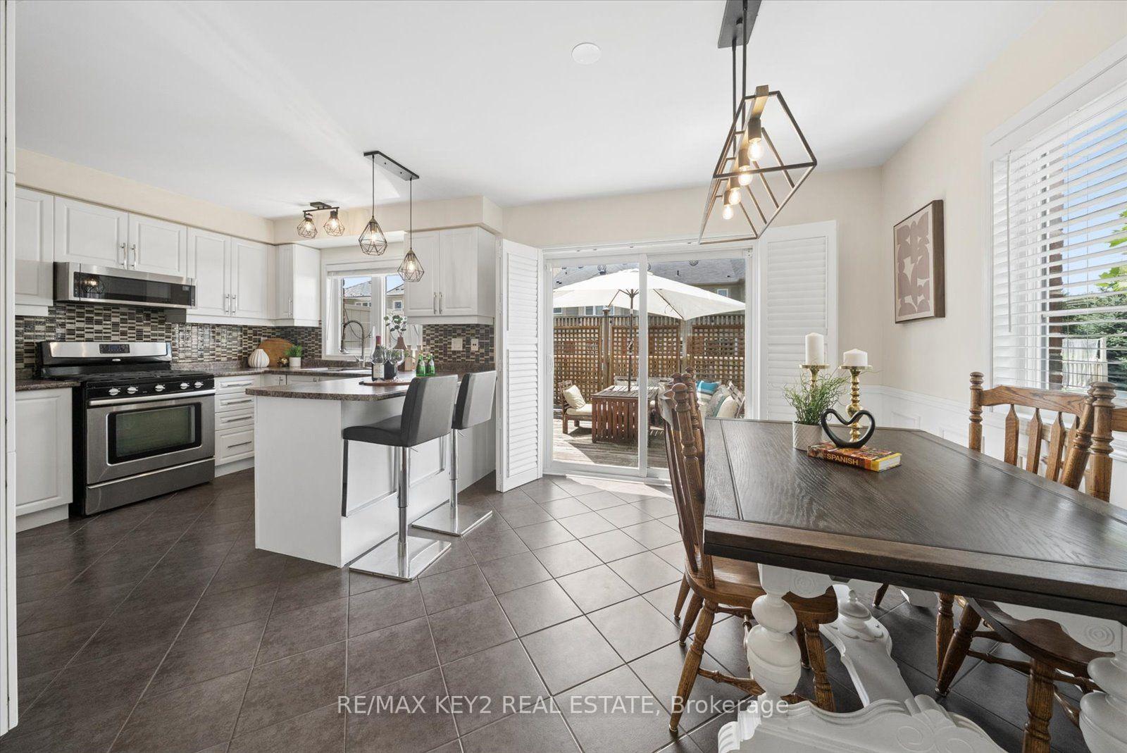 Photo 10 of 612 Gervais Terrace, Milton, Coates — HOMEH