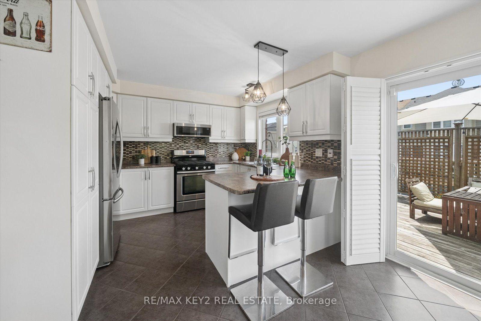 Photo 11 of 612 Gervais Terrace, Milton, Coates — HOMEH