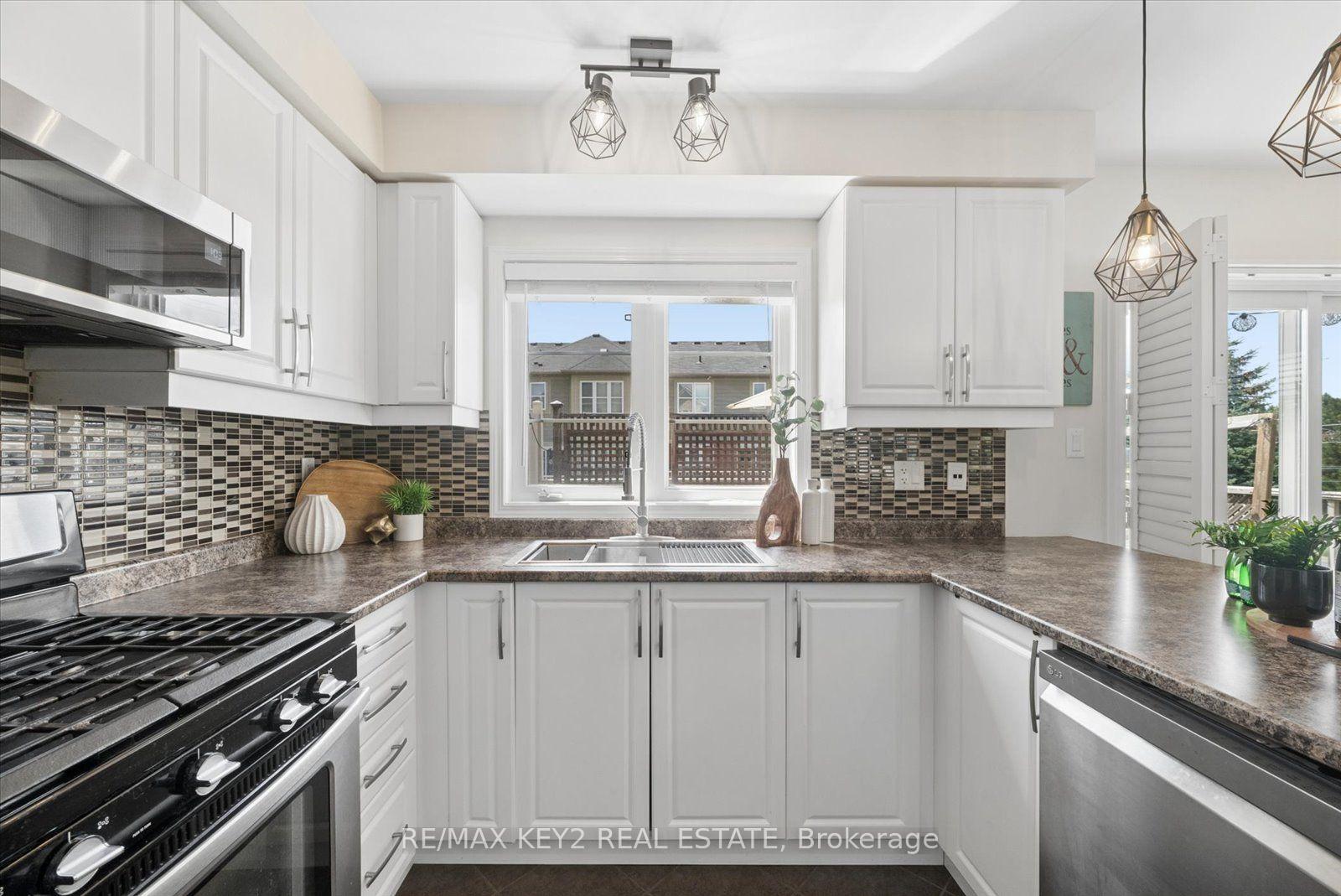 Photo 13 of 612 Gervais Terrace, Milton, Coates — HOMEH