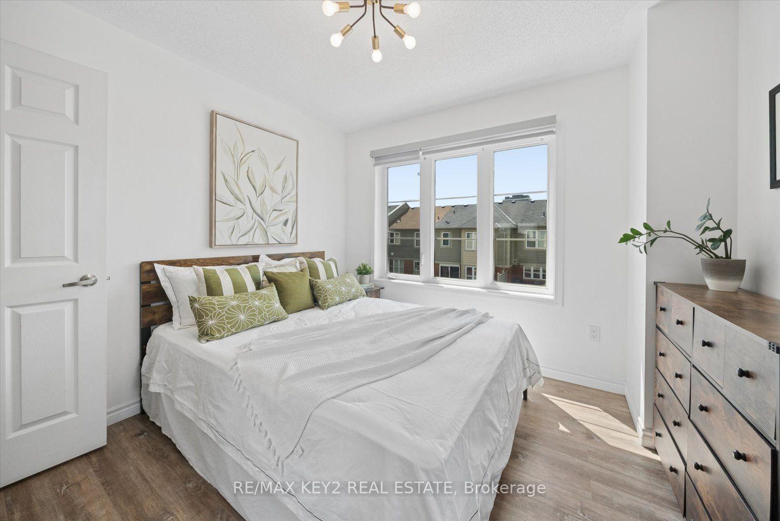 Photo 33 of 612 Gervais Terrace, Milton, Coates — HOMEH