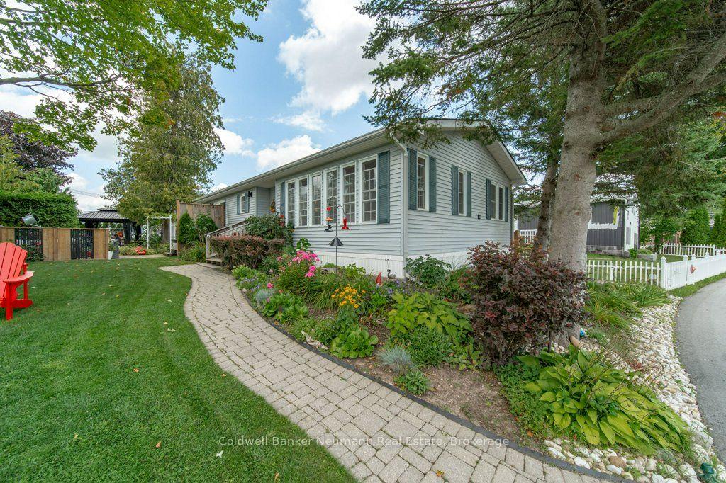 Photo 4 of 41 Trillium Beach Drive Pvt, Puslinch, Rural Puslinch East — HOMEH