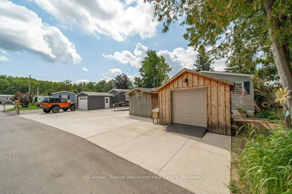 Photo 54 of 41 Trillium Beach Drive Pvt, Puslinch, Rural Puslinch East — HOMEH