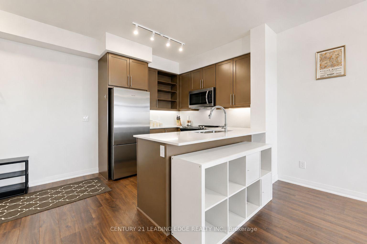 Photo 8 of Unit 801, 65 Oneida Crescent, Richmond Hill, Langstaff — HOMEH