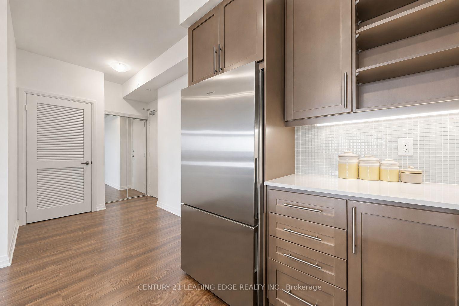 Photo 9 of Unit 801, 65 Oneida Crescent, Richmond Hill, Langstaff — HOMEH