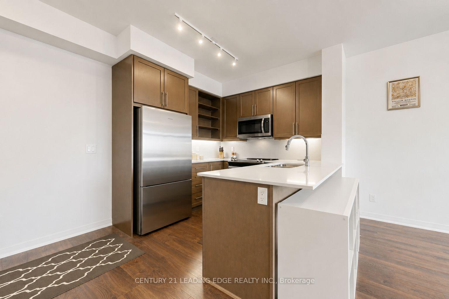 Photo 10 of Unit 801, 65 Oneida Crescent, Richmond Hill, Langstaff — HOMEH