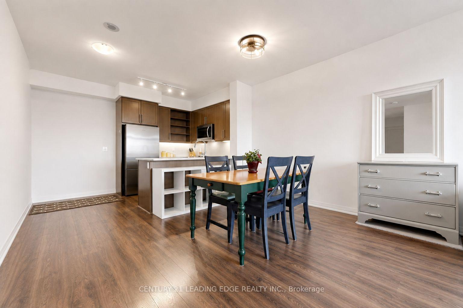 Photo 14 of Unit 801, 65 Oneida Crescent, Richmond Hill, Langstaff — HOMEH
