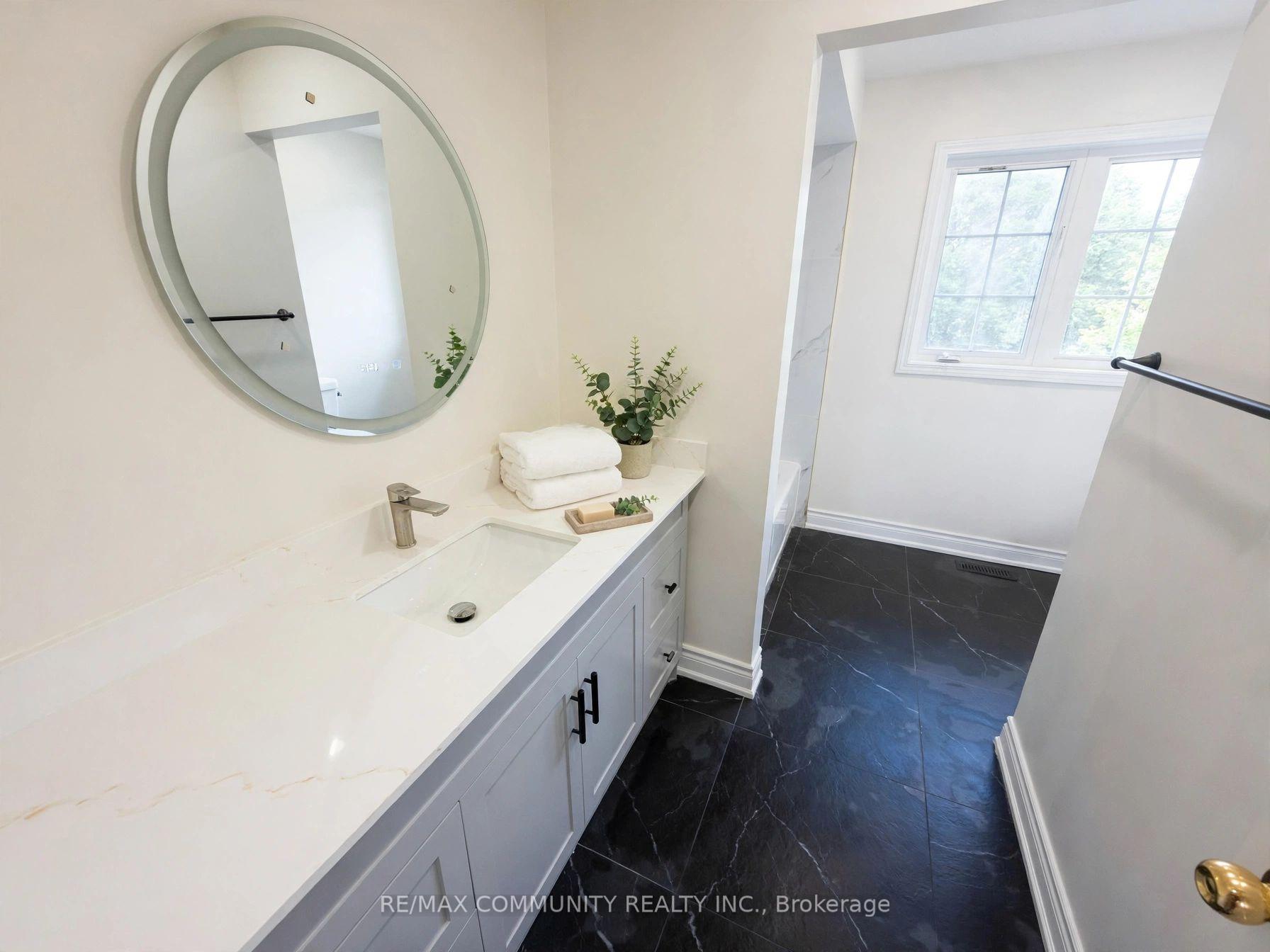 Photo 14 of 5 Canoe Crescent, Scarborough, Rouge — HOMEH