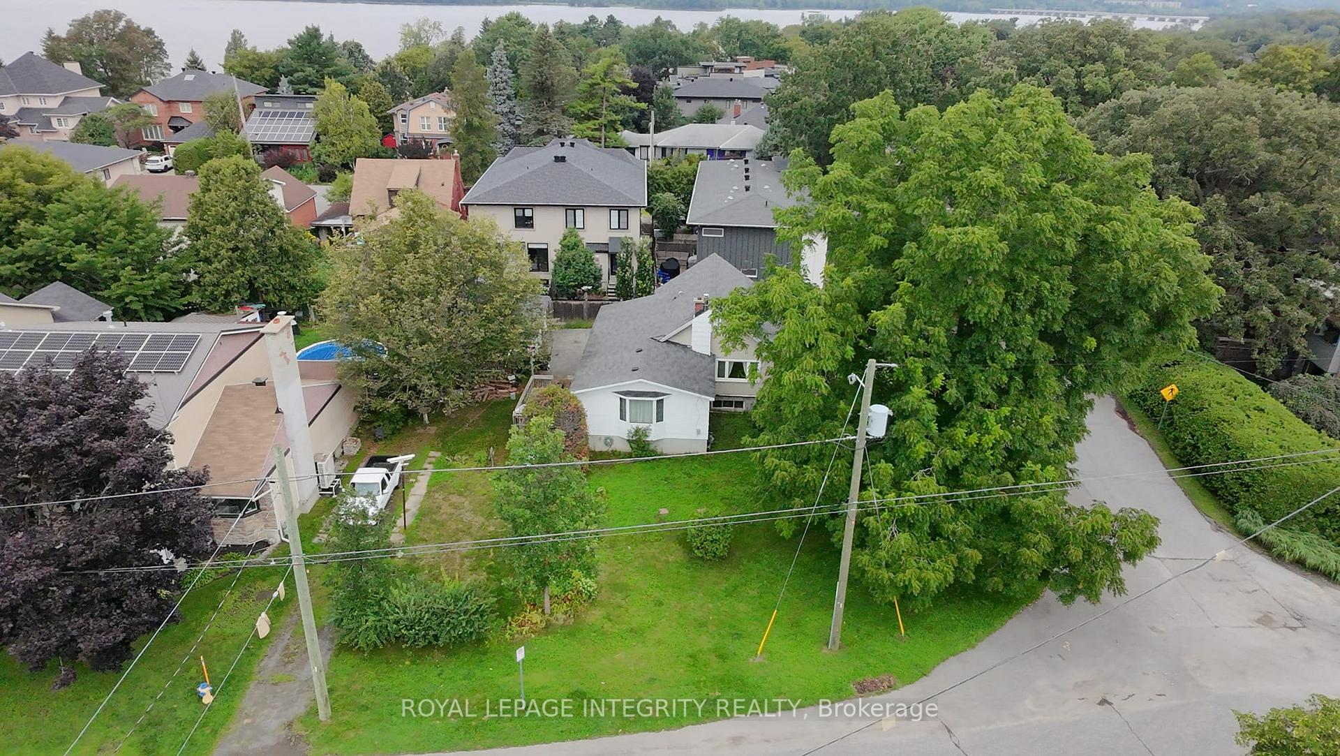 Photo 2 of 322 Kirchoffer Avenue, Ottawa, Westboro West — HOMEH