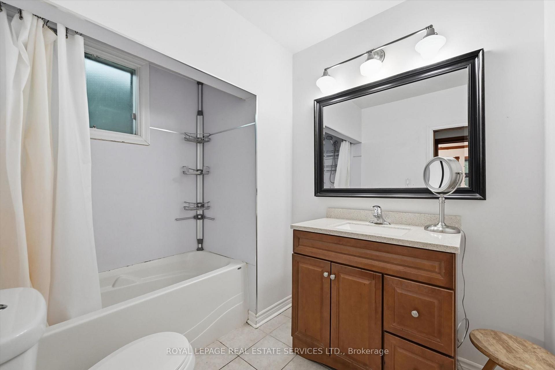 Photo 13 of 70 Ward Avenue, Hamilton, Ainslie Wood — HOMEH