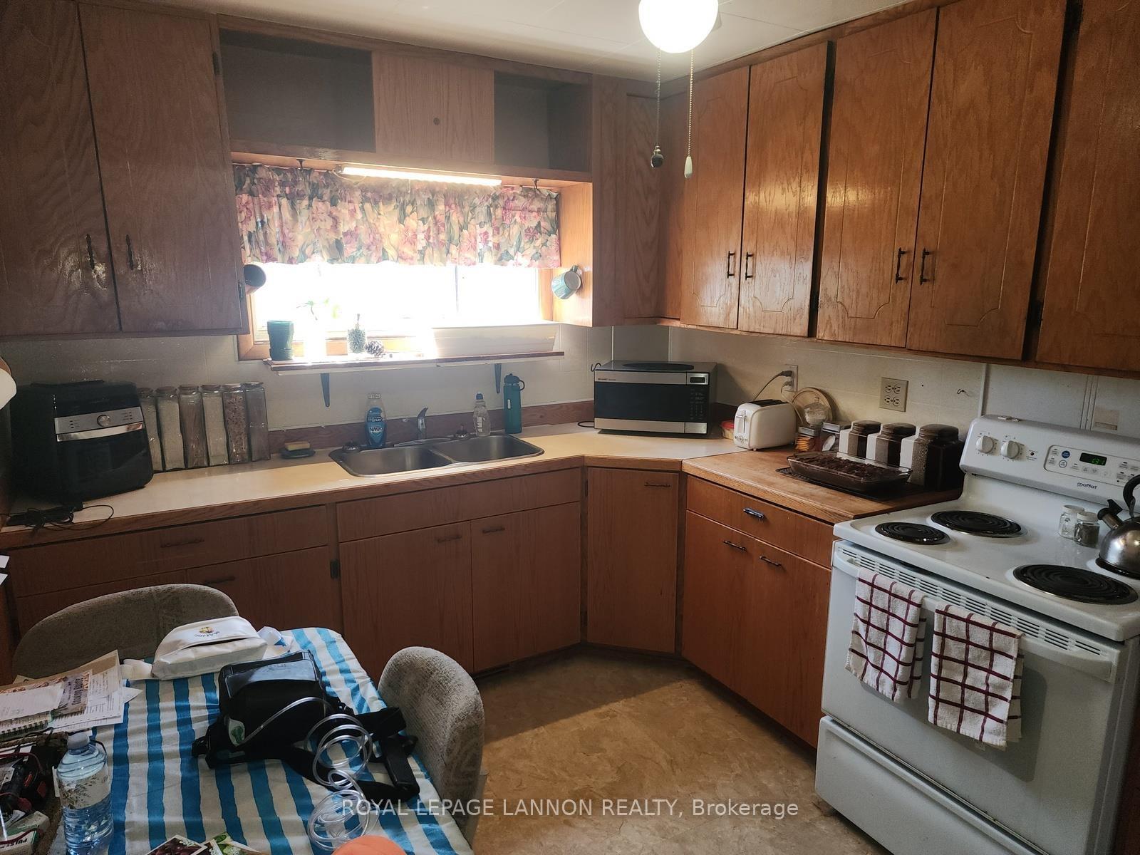 Photo 5 of 216 Main, Schreiber, TB-88 — HOMEH