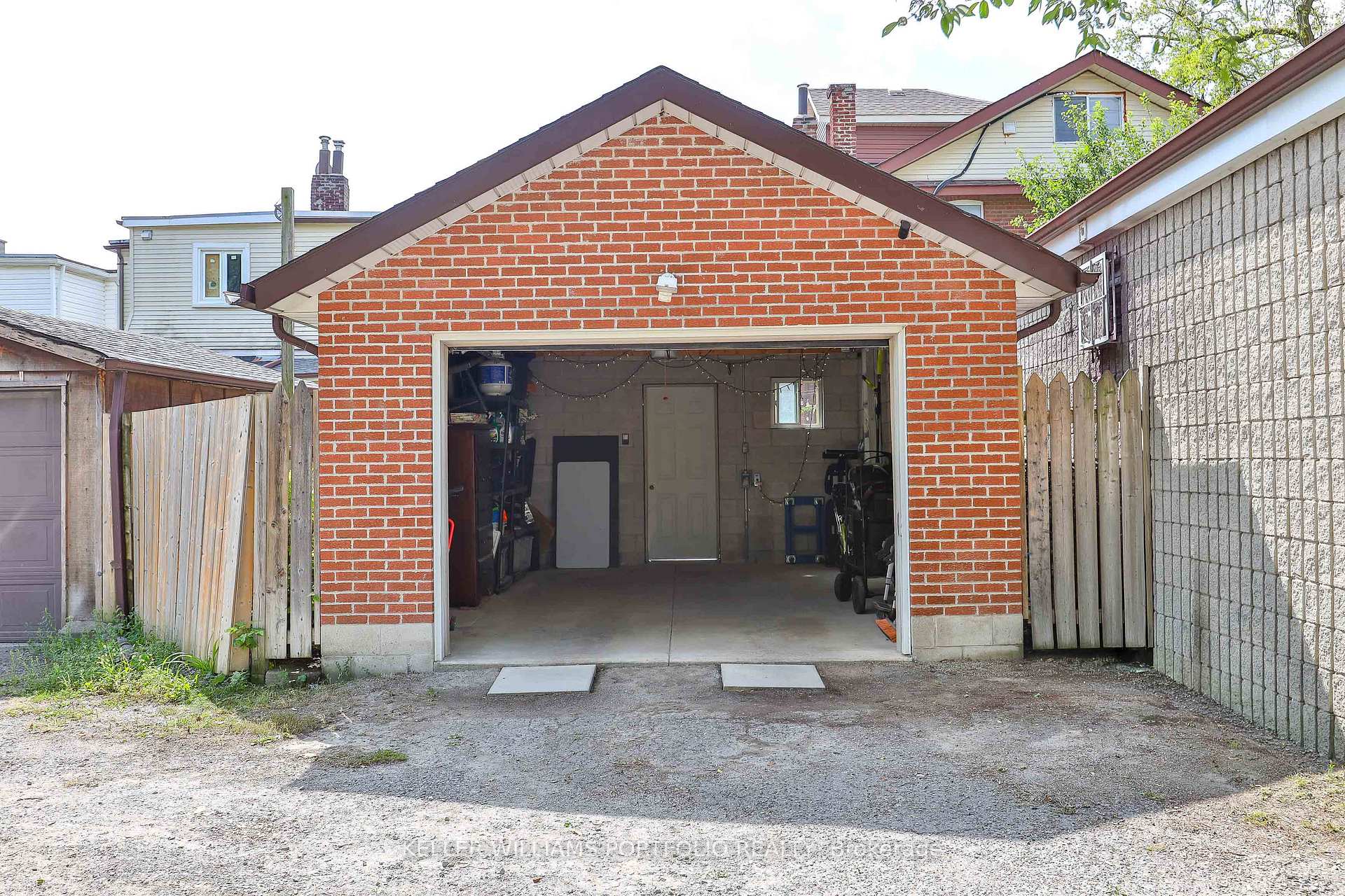 Photo 30 of 28 Pryor Avenue, Toronto, Weston-Pellam Park — HOMEH