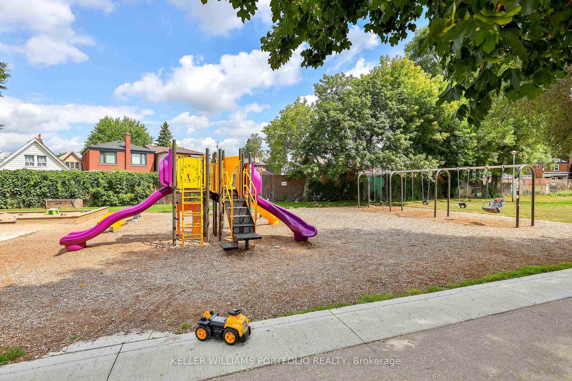 Photo 32 of 28 Pryor Avenue, Toronto, Weston-Pellam Park — HOMEH