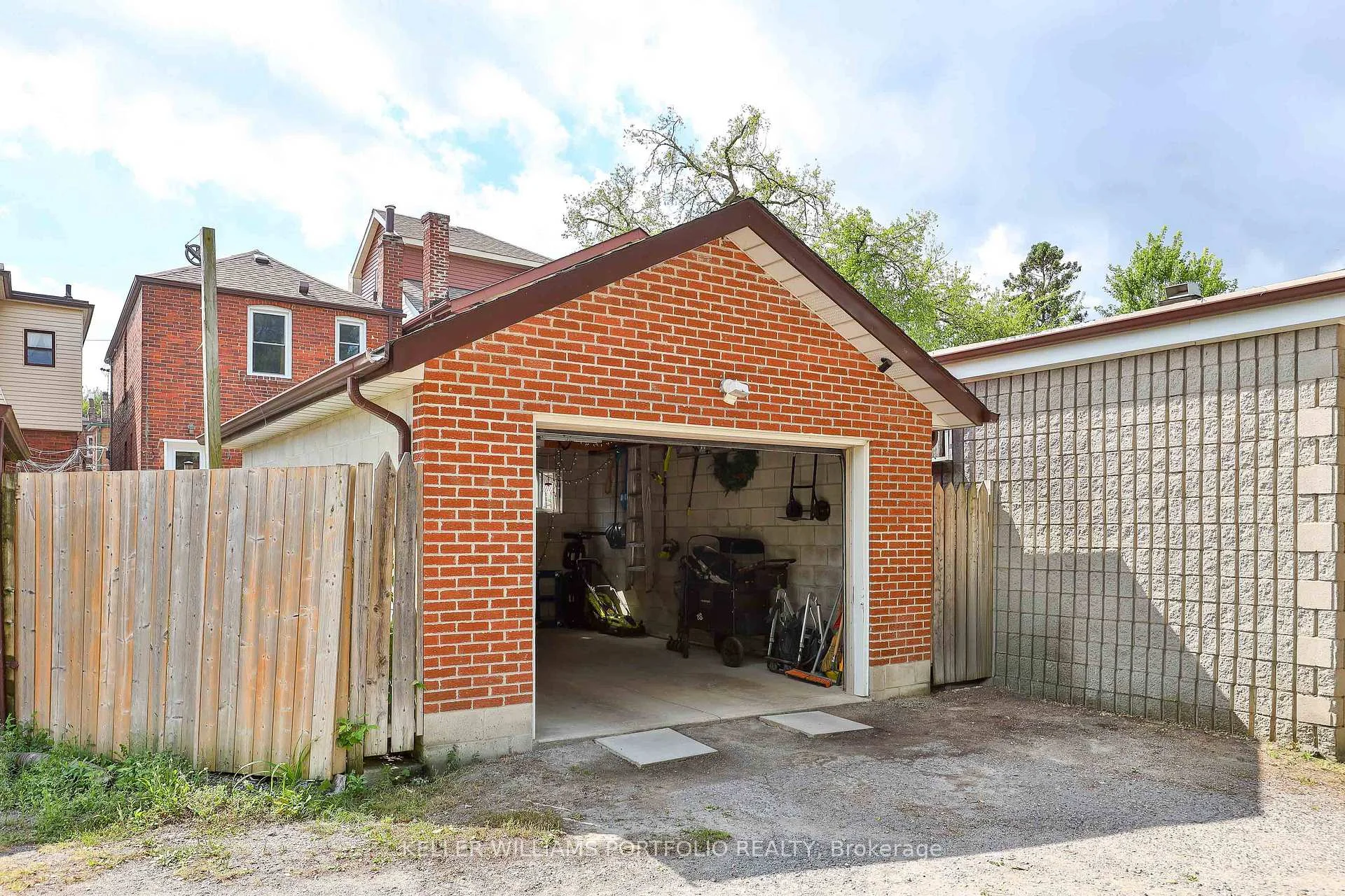 Photo 35 of 28 Pryor Avenue, Toronto, Weston-Pellam Park — HOMEH