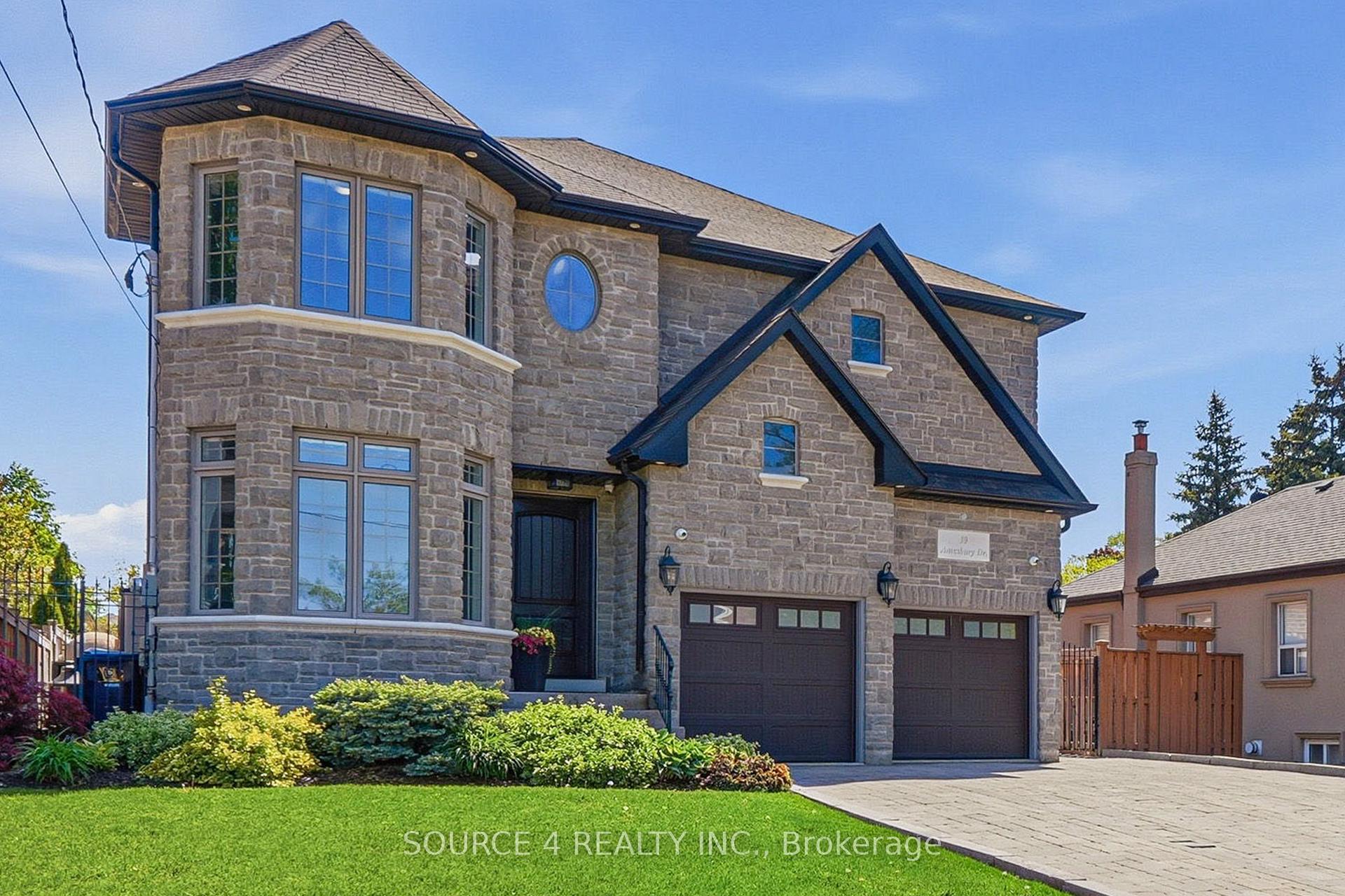 Photo 2 of 39 Amesbury Drive, North York, Brookhaven-Amesbury — HOMEH