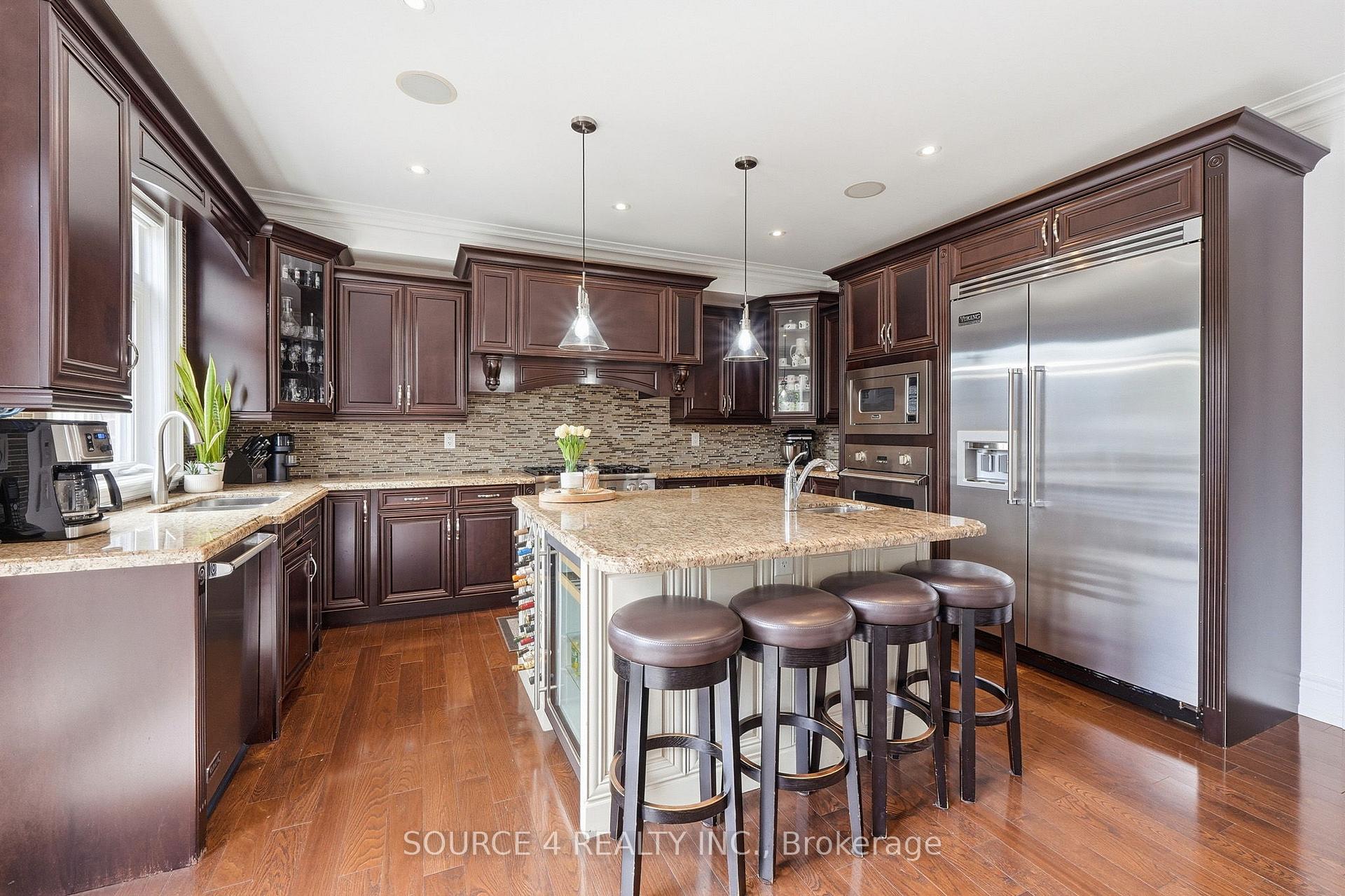 Photo 12 of 39 Amesbury Drive, North York, Brookhaven-Amesbury — HOMEH