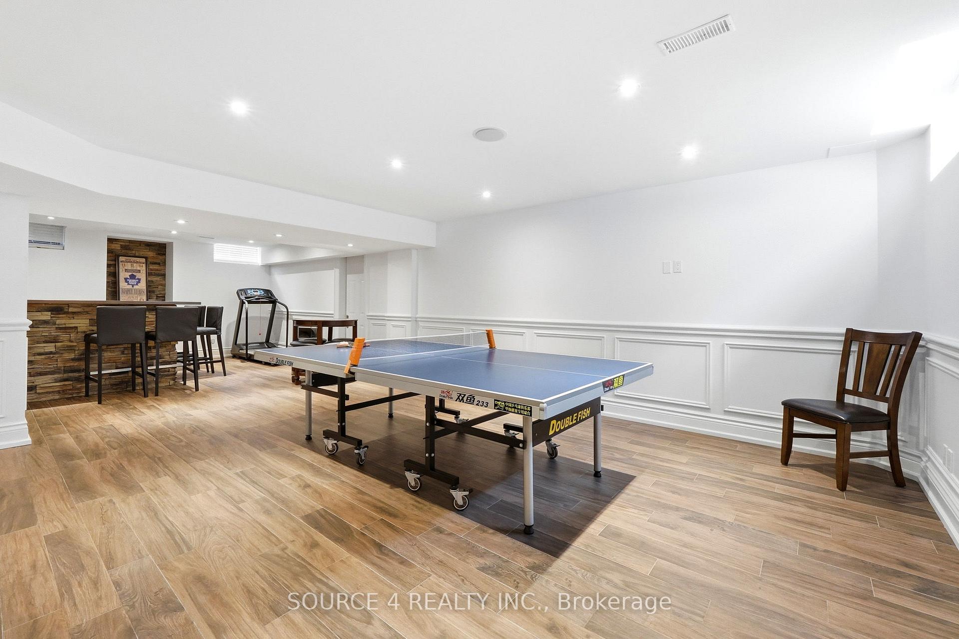 Photo 38 of 39 Amesbury Drive, North York, Brookhaven-Amesbury — HOMEH