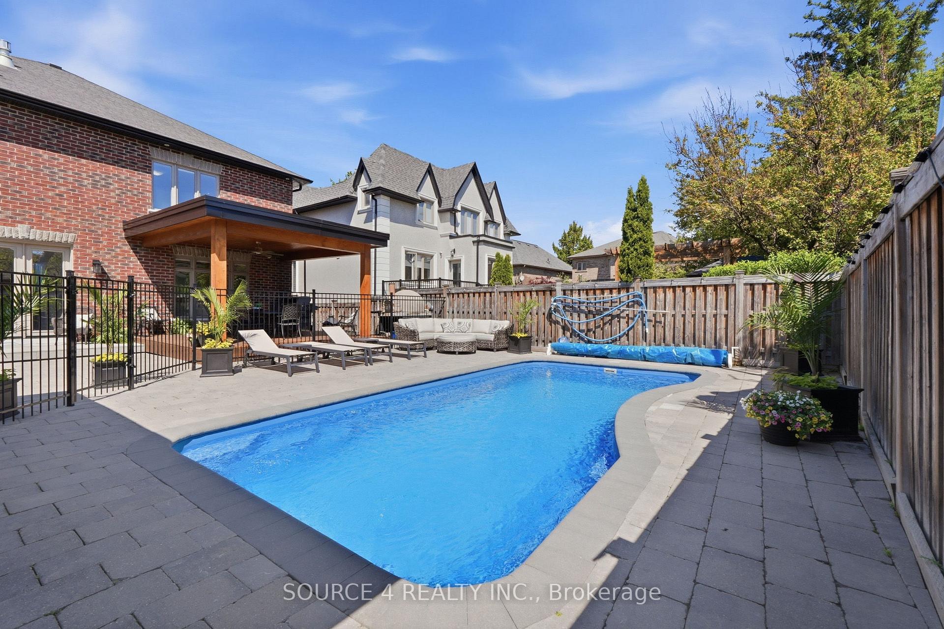 Photo 45 of 39 Amesbury Drive, North York, Brookhaven-Amesbury — HOMEH