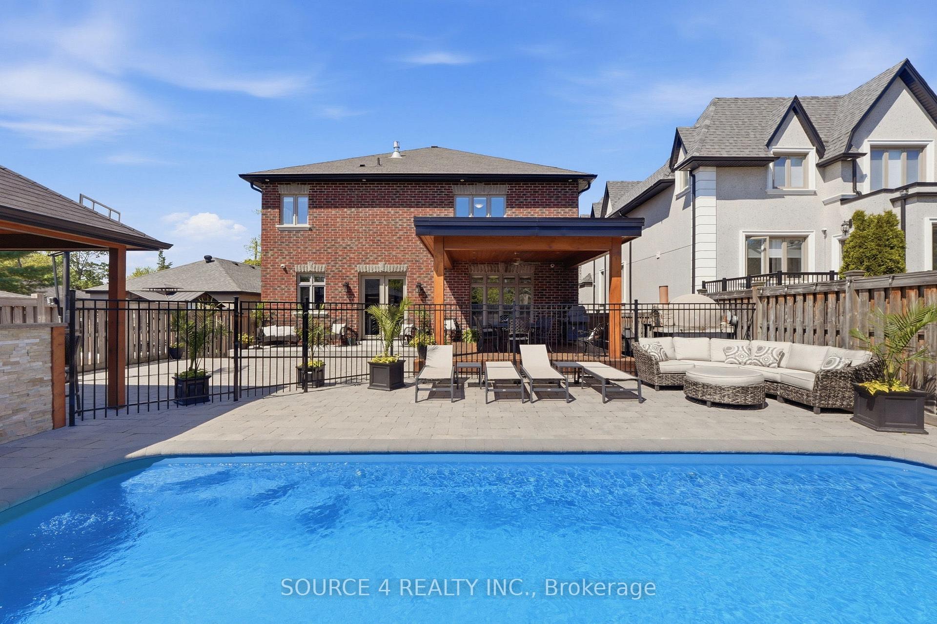 Photo 46 of 39 Amesbury Drive, North York, Brookhaven-Amesbury — HOMEH