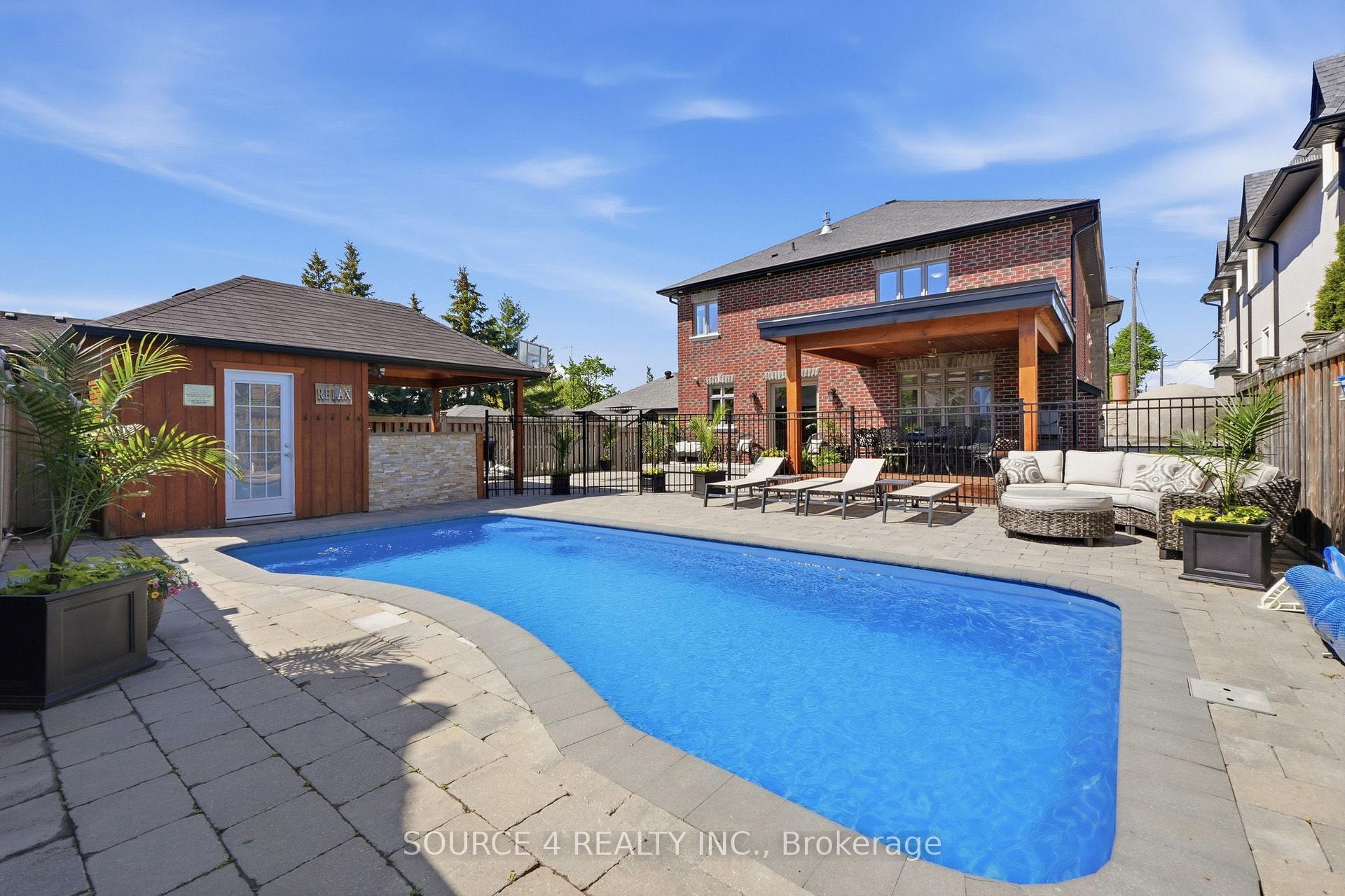 Photo 47 of 39 Amesbury Drive, North York, Brookhaven-Amesbury — HOMEH