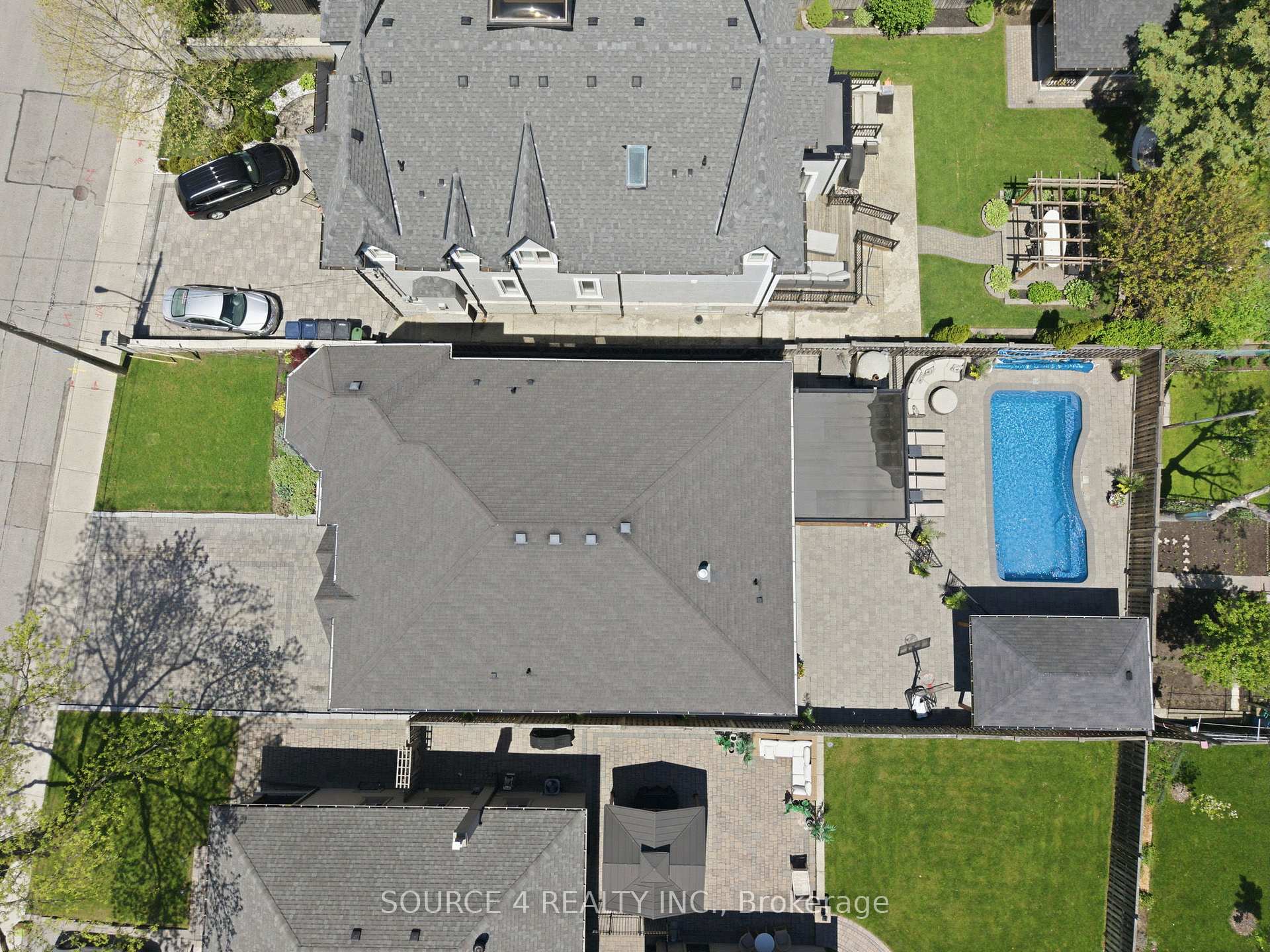 Photo 49 of 39 Amesbury Drive, North York, Brookhaven-Amesbury — HOMEH