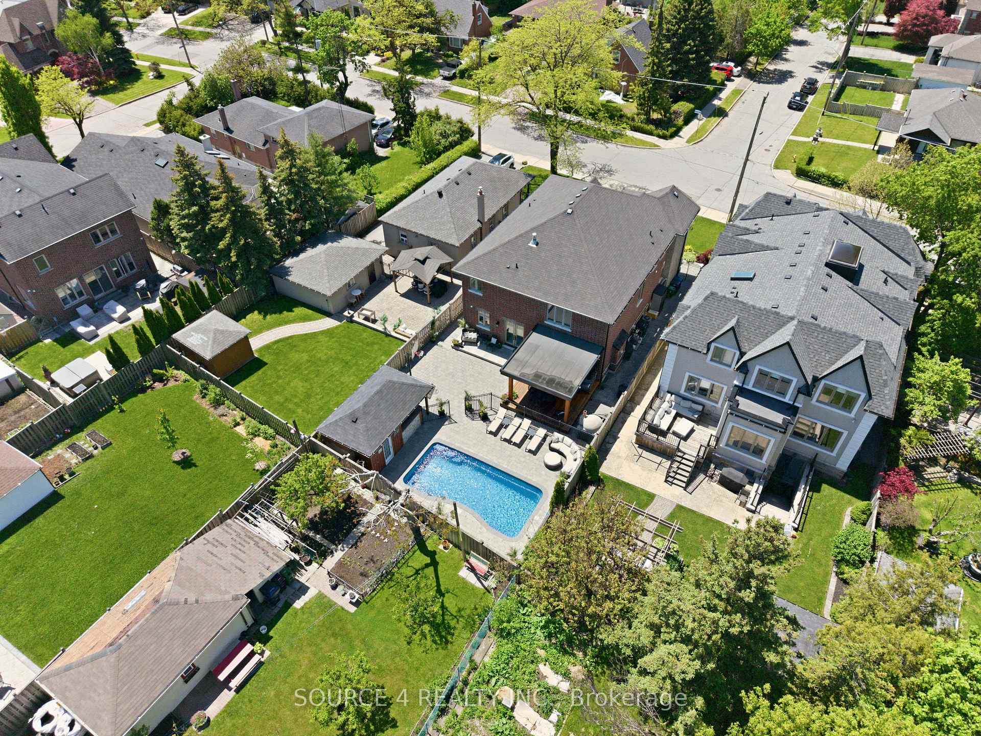 Photo 50 of 39 Amesbury Drive, North York, Brookhaven-Amesbury — HOMEH