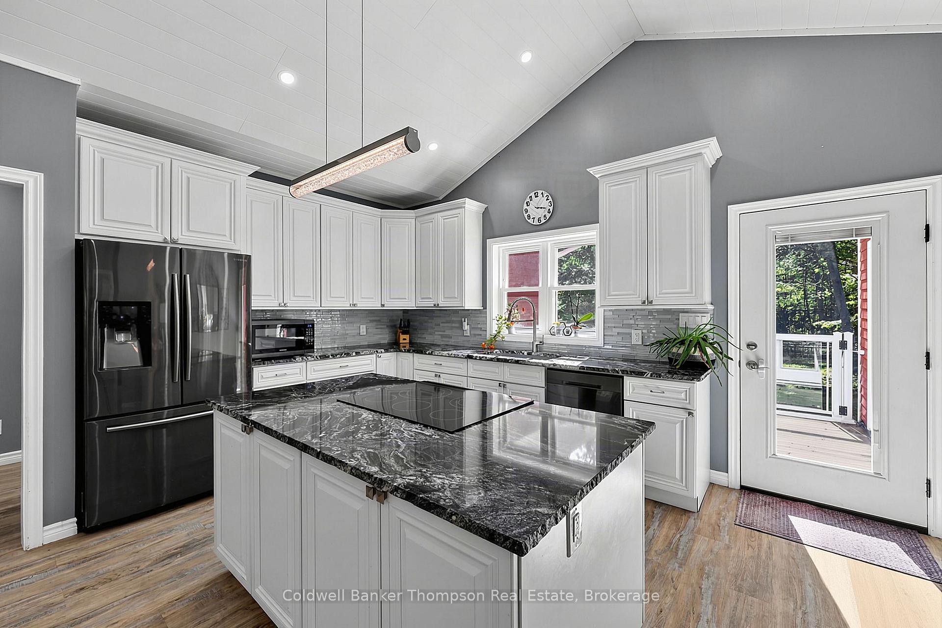 Photo 18 of 1051 Xavier Street, Gravenhurst, Morrison — HOMEH