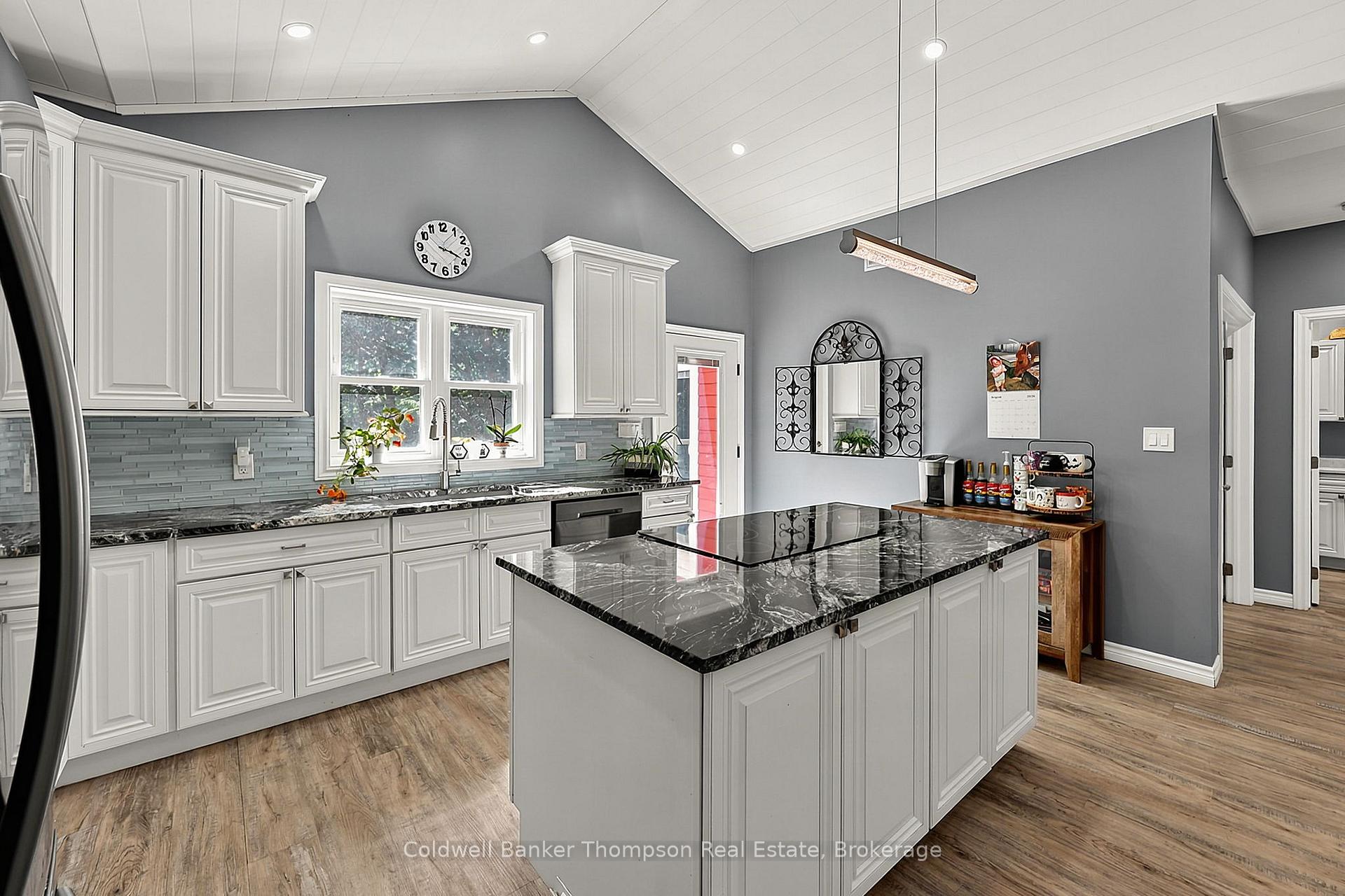 Photo 21 of 1051 Xavier Street, Gravenhurst, Morrison — HOMEH