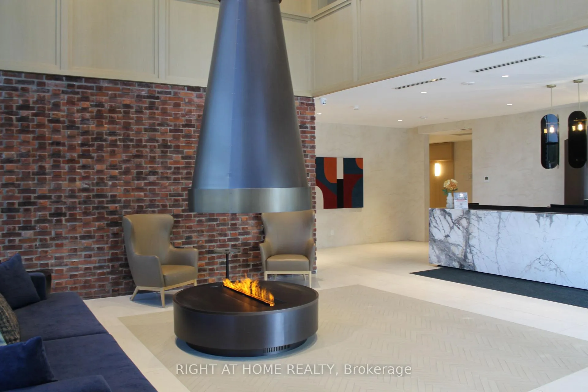 Photo 4 of Unit 211, 201 Brock Street S, Whitby, Downtown Whitby — HOMEH