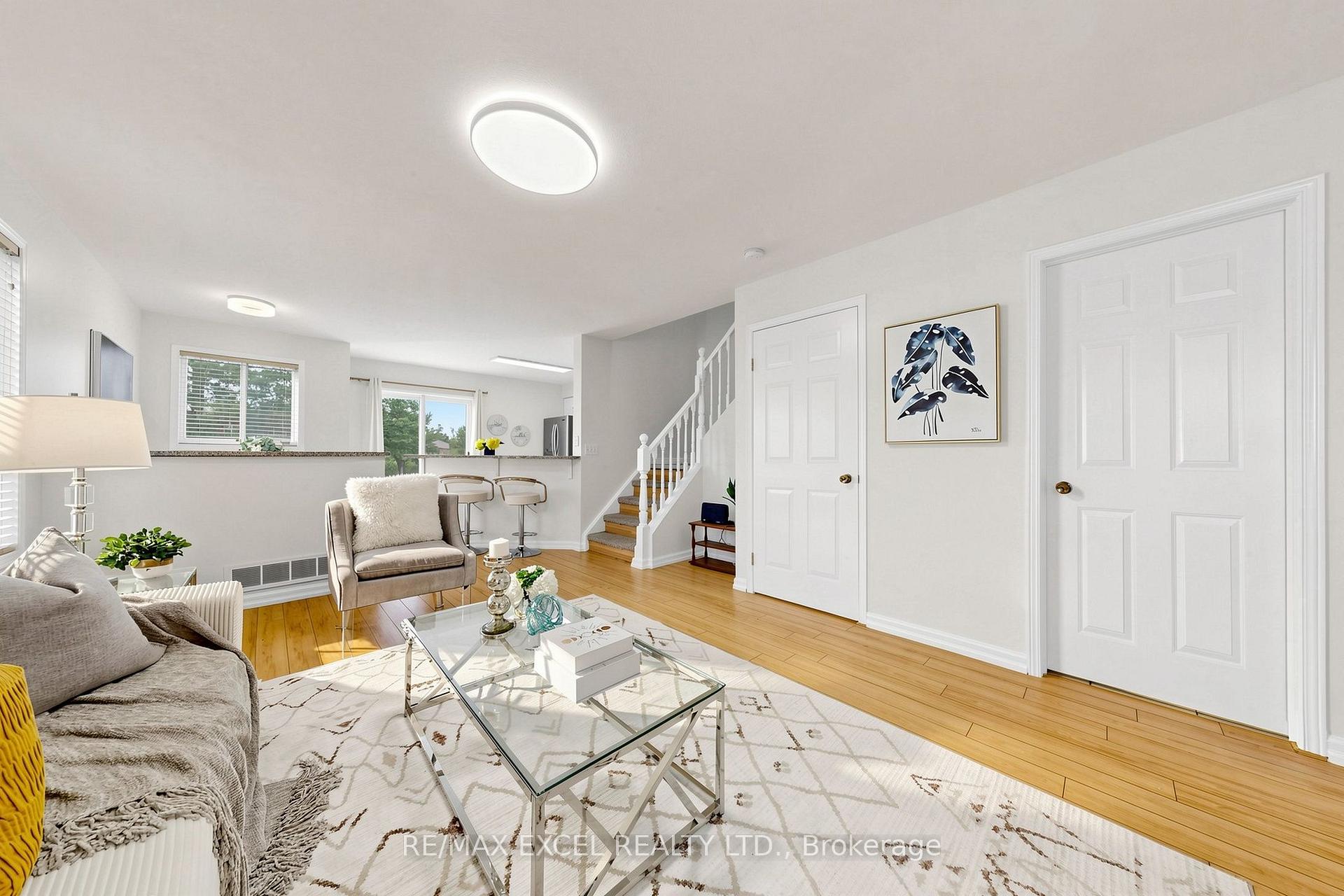 Photo 3 of 548 Mariner Drive, Waterloo, Colonial Acres — HOMEH