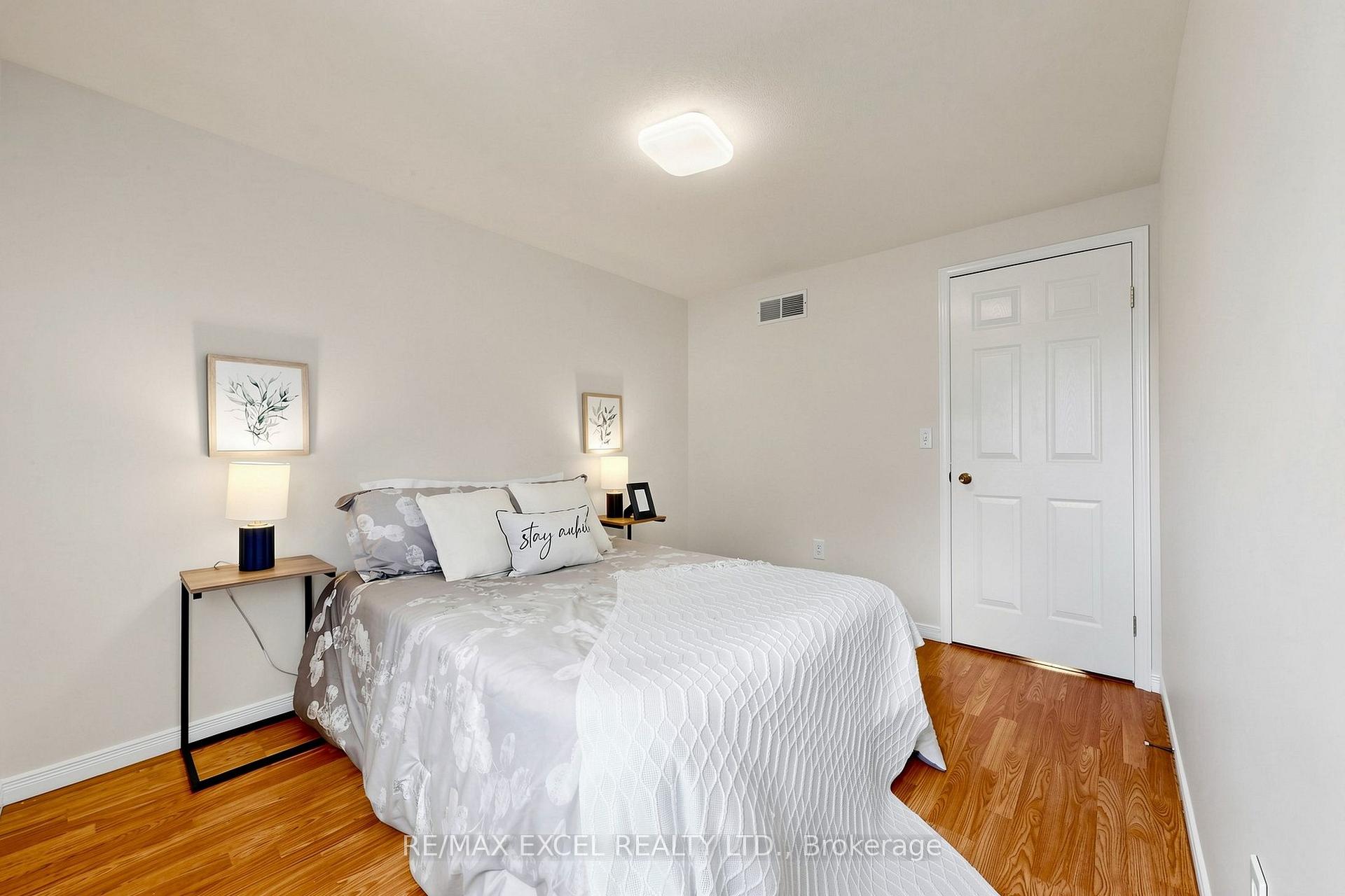 Photo 12 of 548 Mariner Drive, Waterloo, Colonial Acres — HOMEH