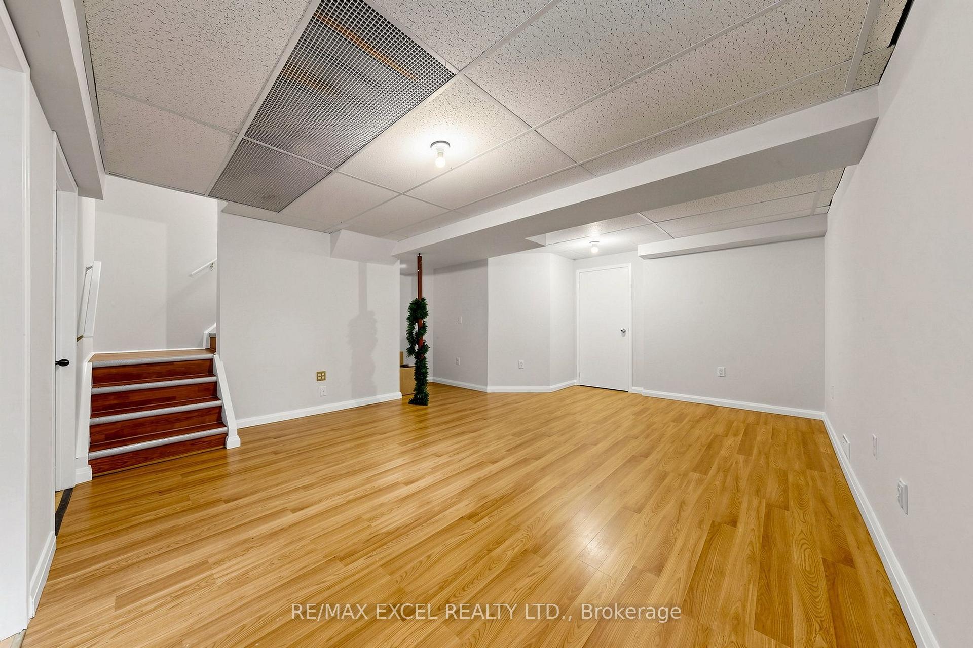 Photo 30 of 548 Mariner Drive, Waterloo, Colonial Acres — HOMEH