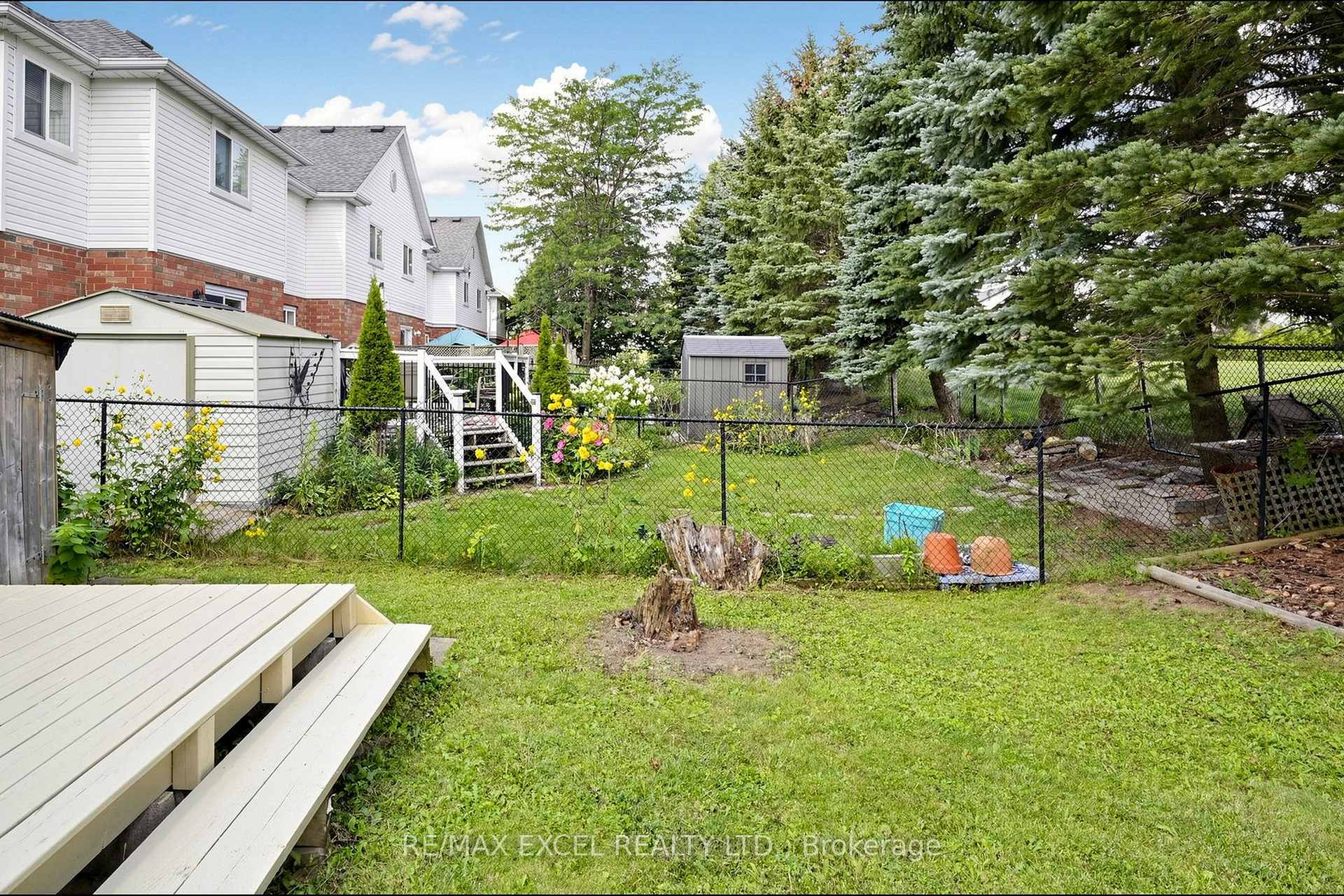 Photo 37 of 548 Mariner Drive, Waterloo, Colonial Acres — HOMEH