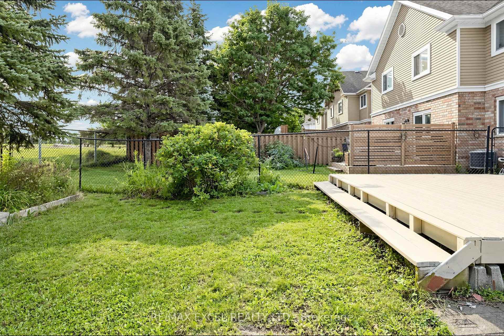 Photo 39 of 548 Mariner Drive, Waterloo, Colonial Acres — HOMEH