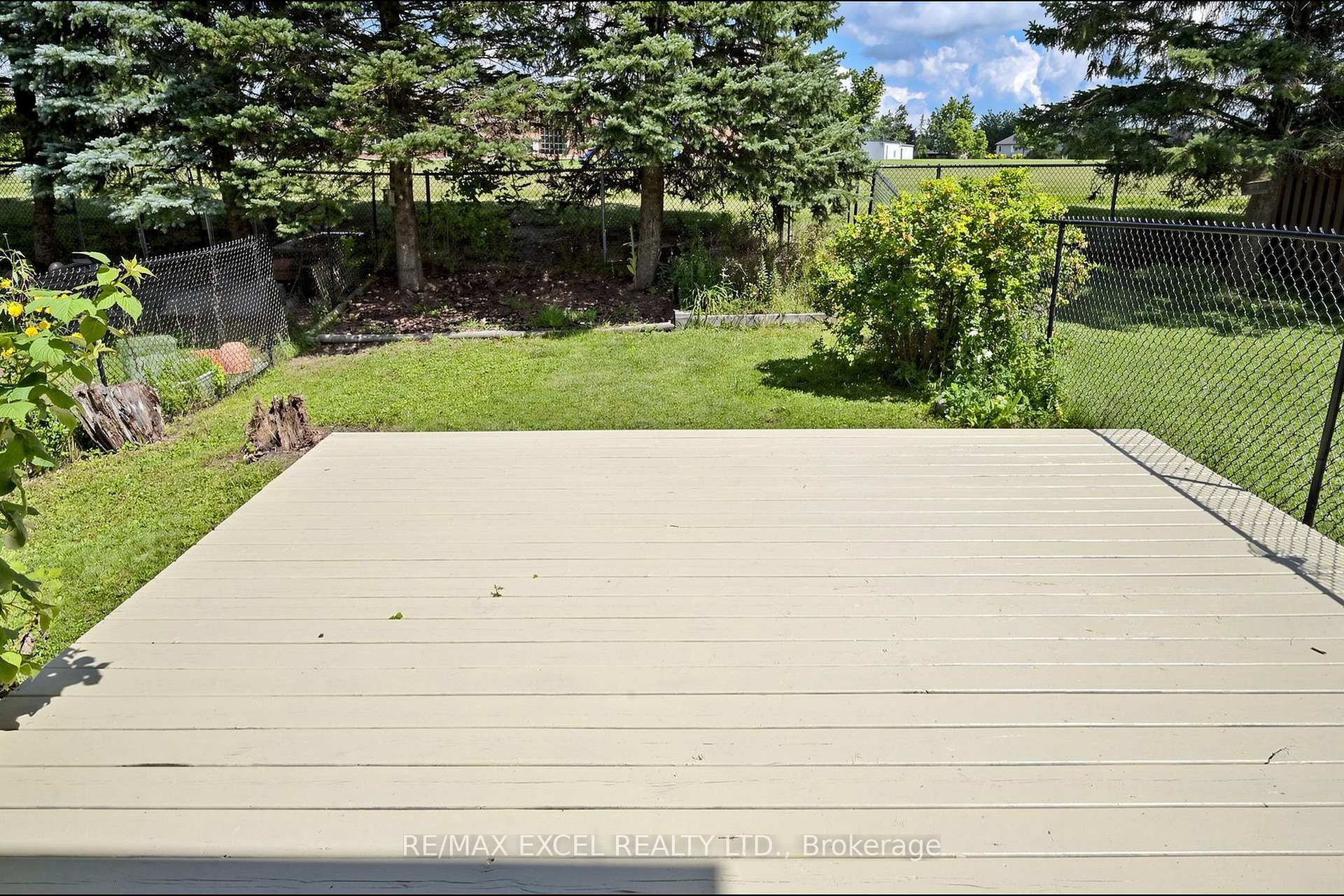 Photo 40 of 548 Mariner Drive, Waterloo, Colonial Acres — HOMEH