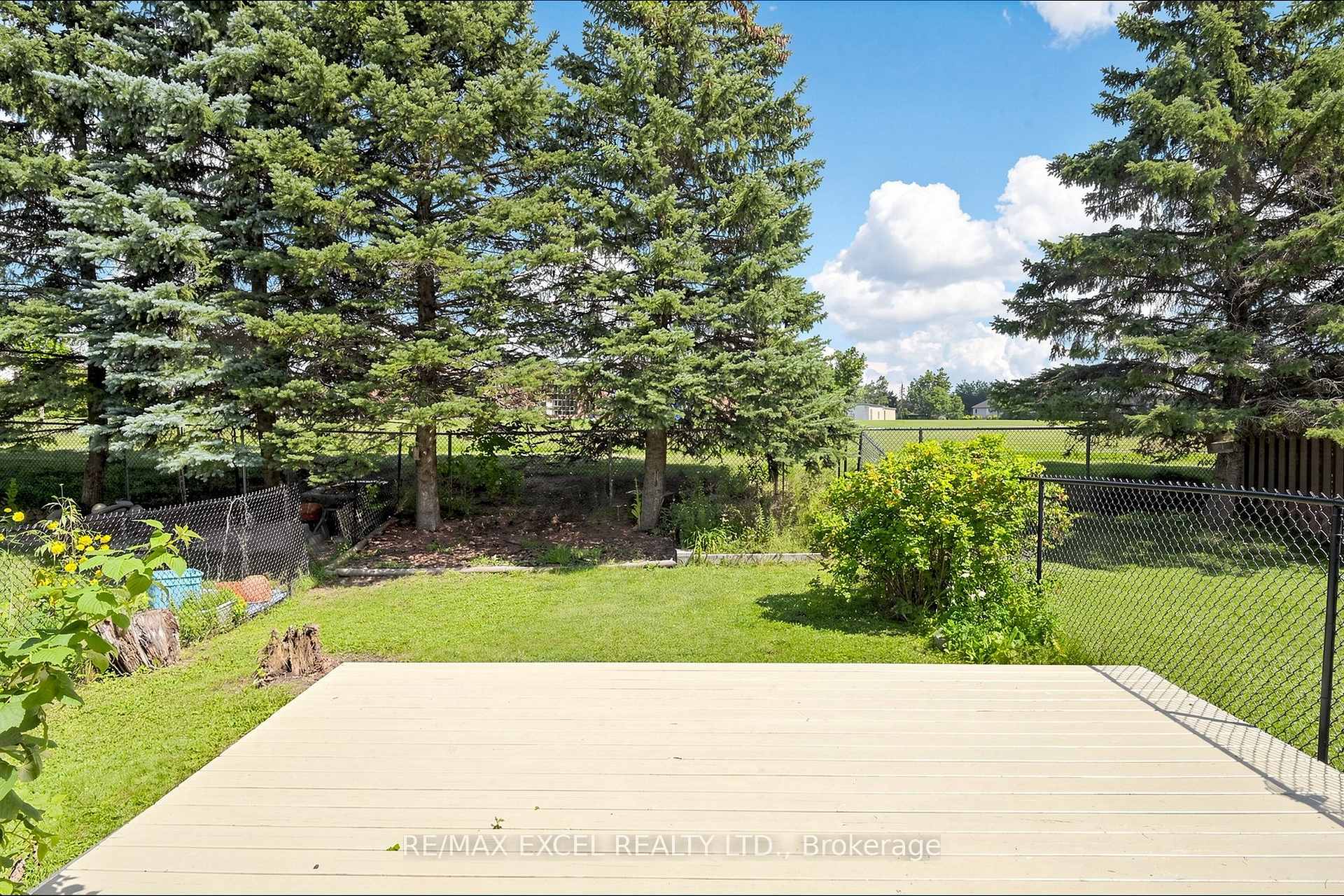 Photo 42 of 548 Mariner Drive, Waterloo, Colonial Acres — HOMEH