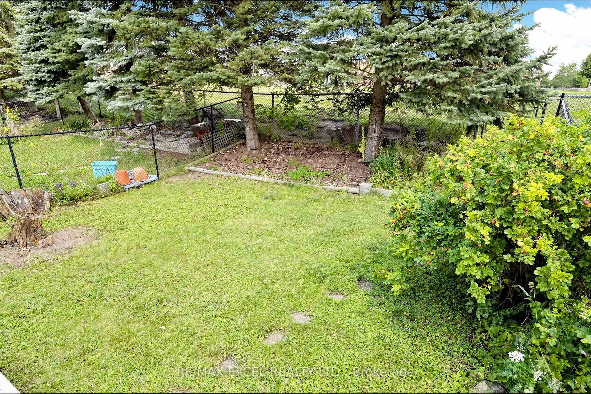 Photo 47 of 548 Mariner Drive, Waterloo, Colonial Acres — HOMEH