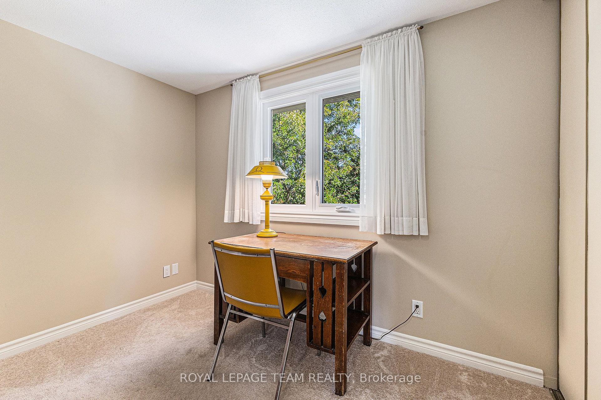Photo 14 of 23 Chanonhouse Drive, Ottawa, Richmond — HOMEH