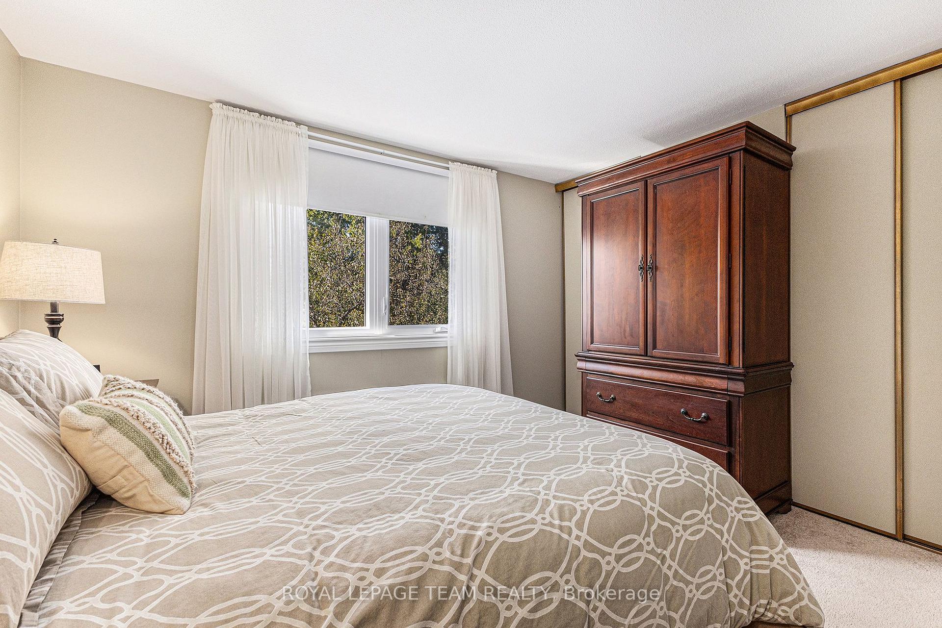 Photo 16 of 23 Chanonhouse Drive, Ottawa, Richmond — HOMEH