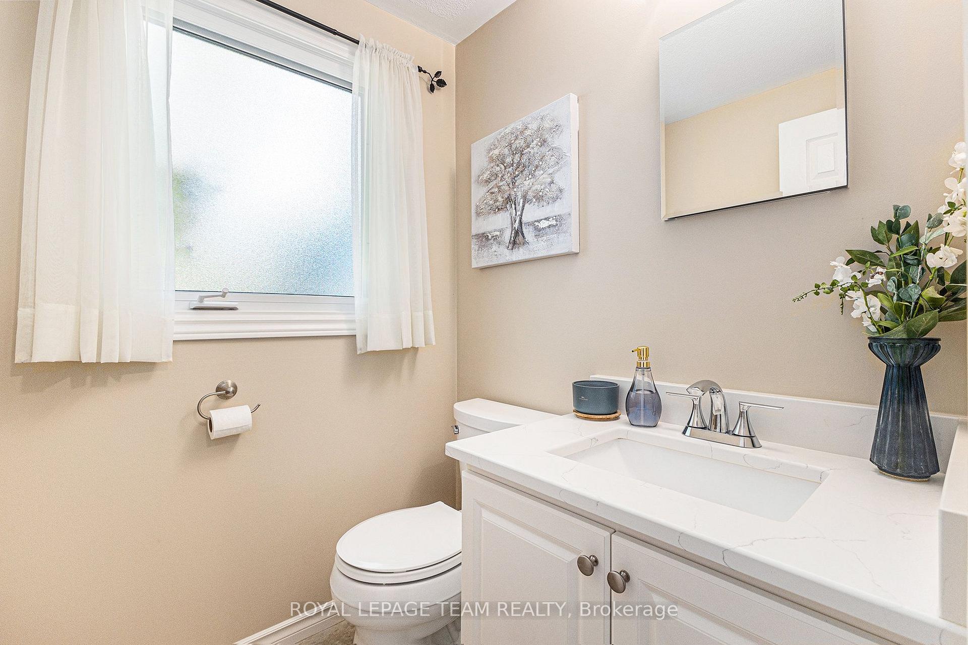 Photo 17 of 23 Chanonhouse Drive, Ottawa, Richmond — HOMEH