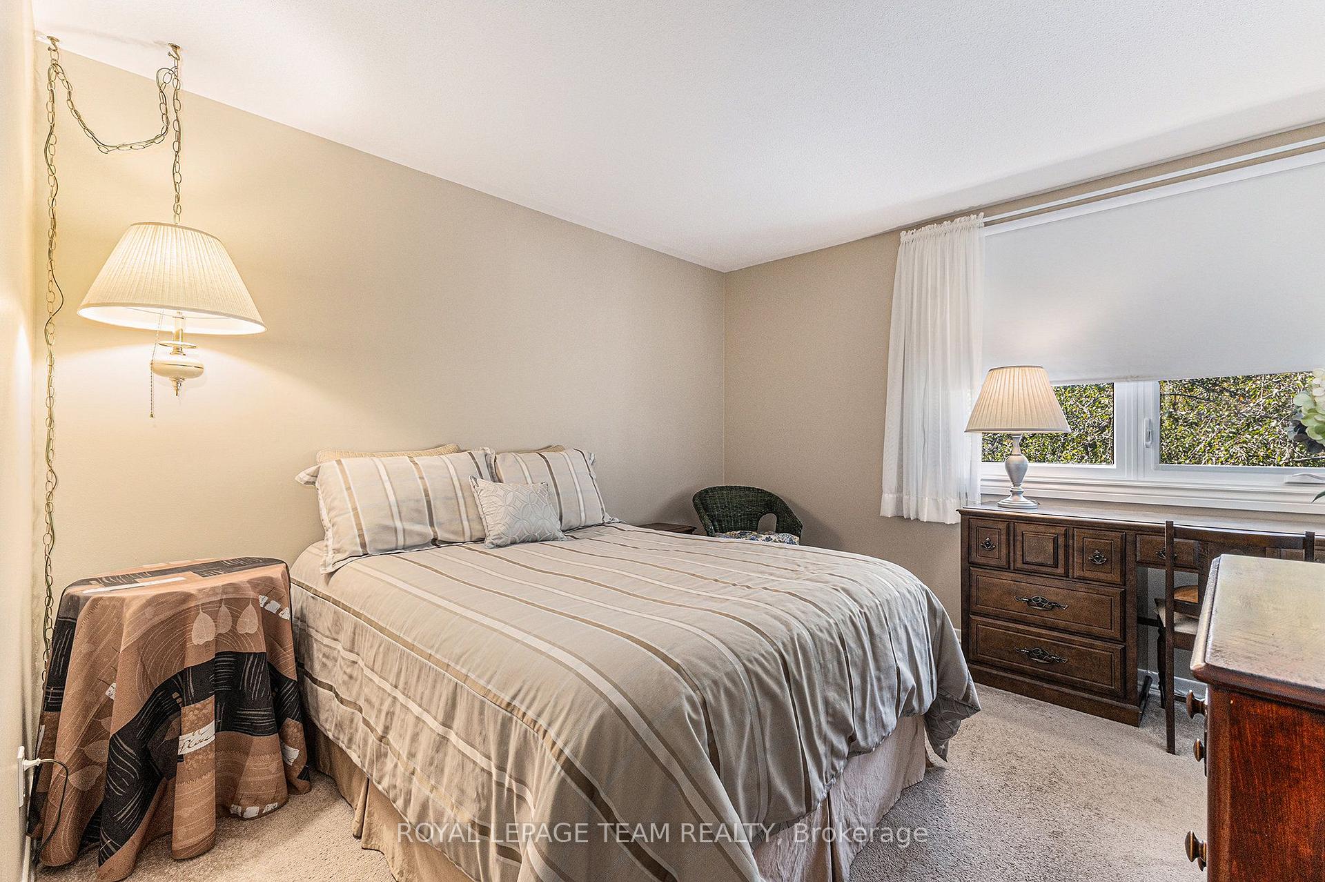 Photo 18 of 23 Chanonhouse Drive, Ottawa, Richmond — HOMEH