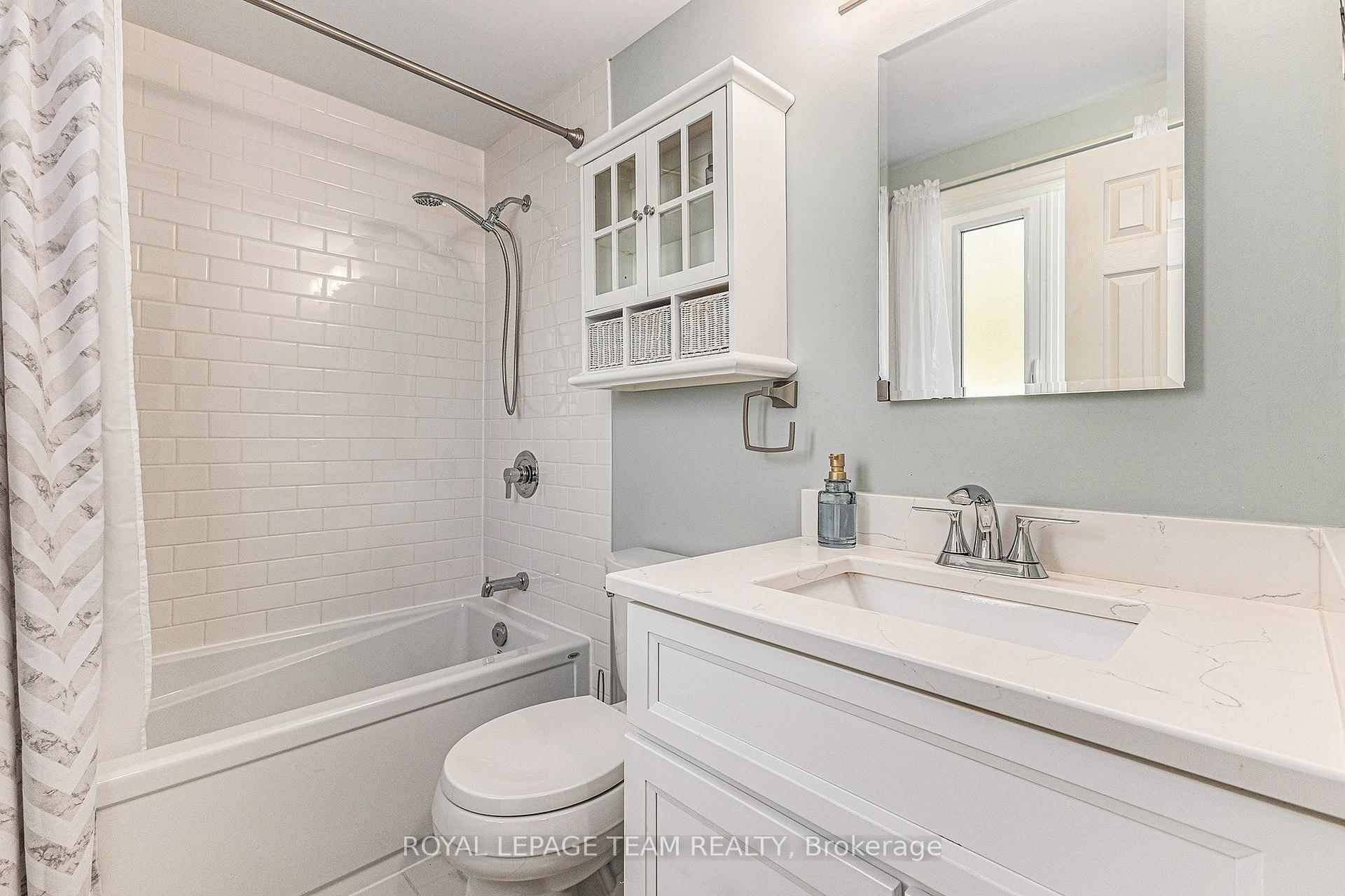 Photo 20 of 23 Chanonhouse Drive, Ottawa, Richmond — HOMEH
