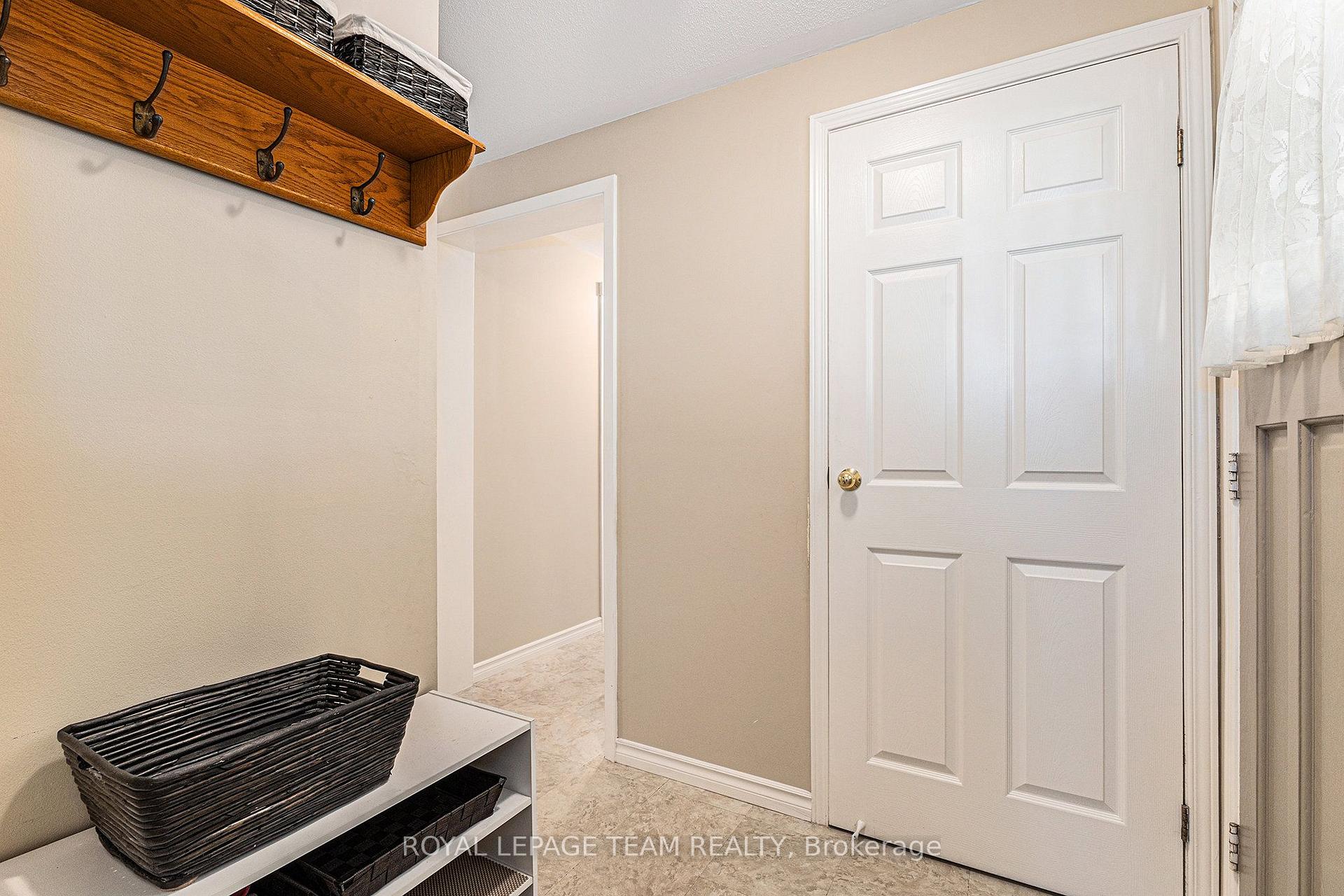 Photo 21 of 23 Chanonhouse Drive, Ottawa, Richmond — HOMEH