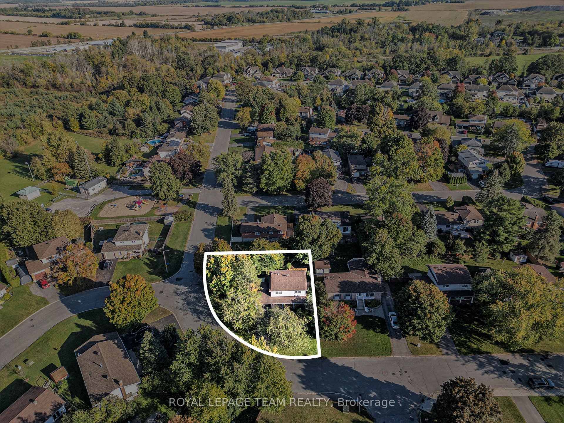 Photo 31 of 23 Chanonhouse Drive, Ottawa, Richmond — HOMEH